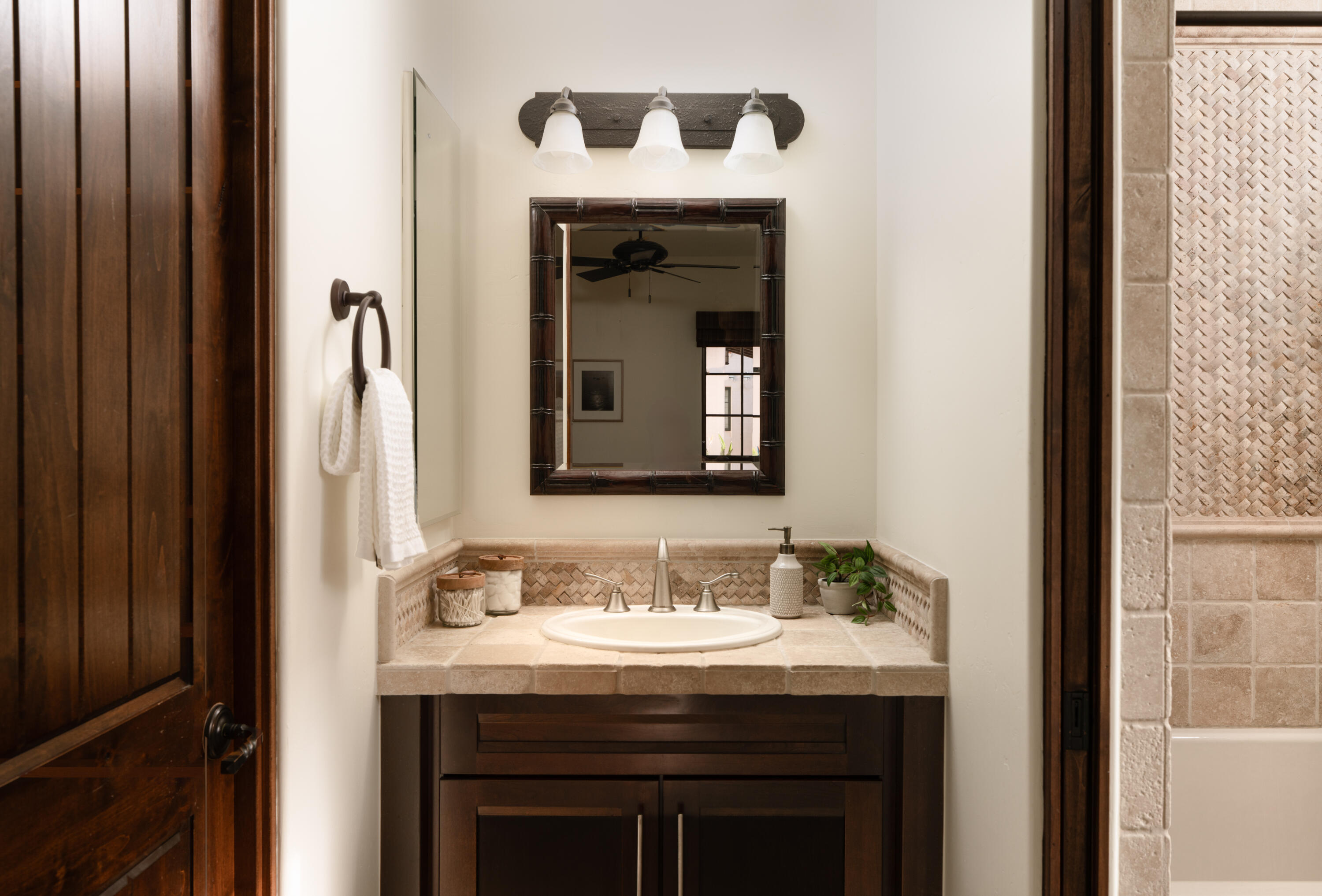 105 W De La Guerra Street F2