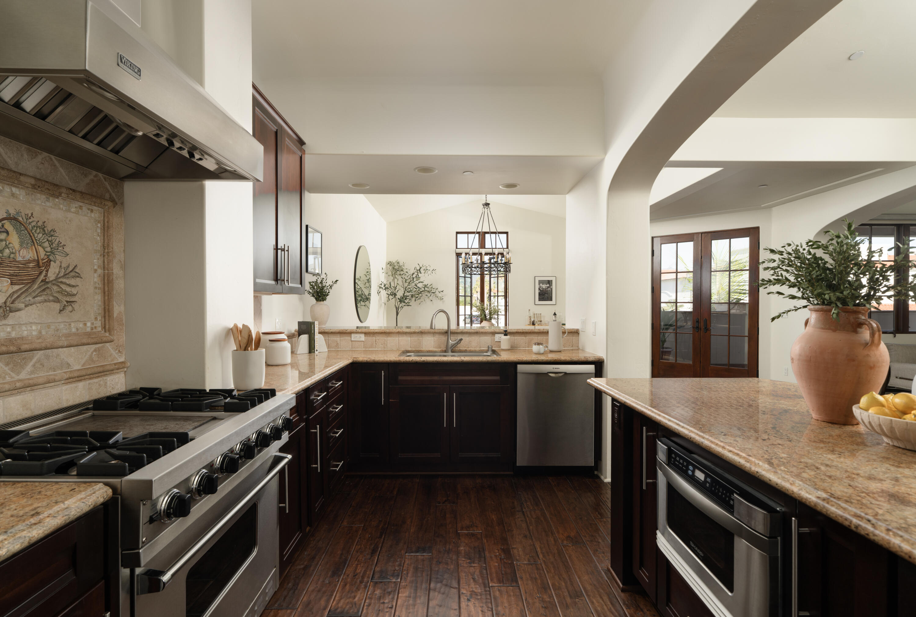 105 W De La Guerra Street F2