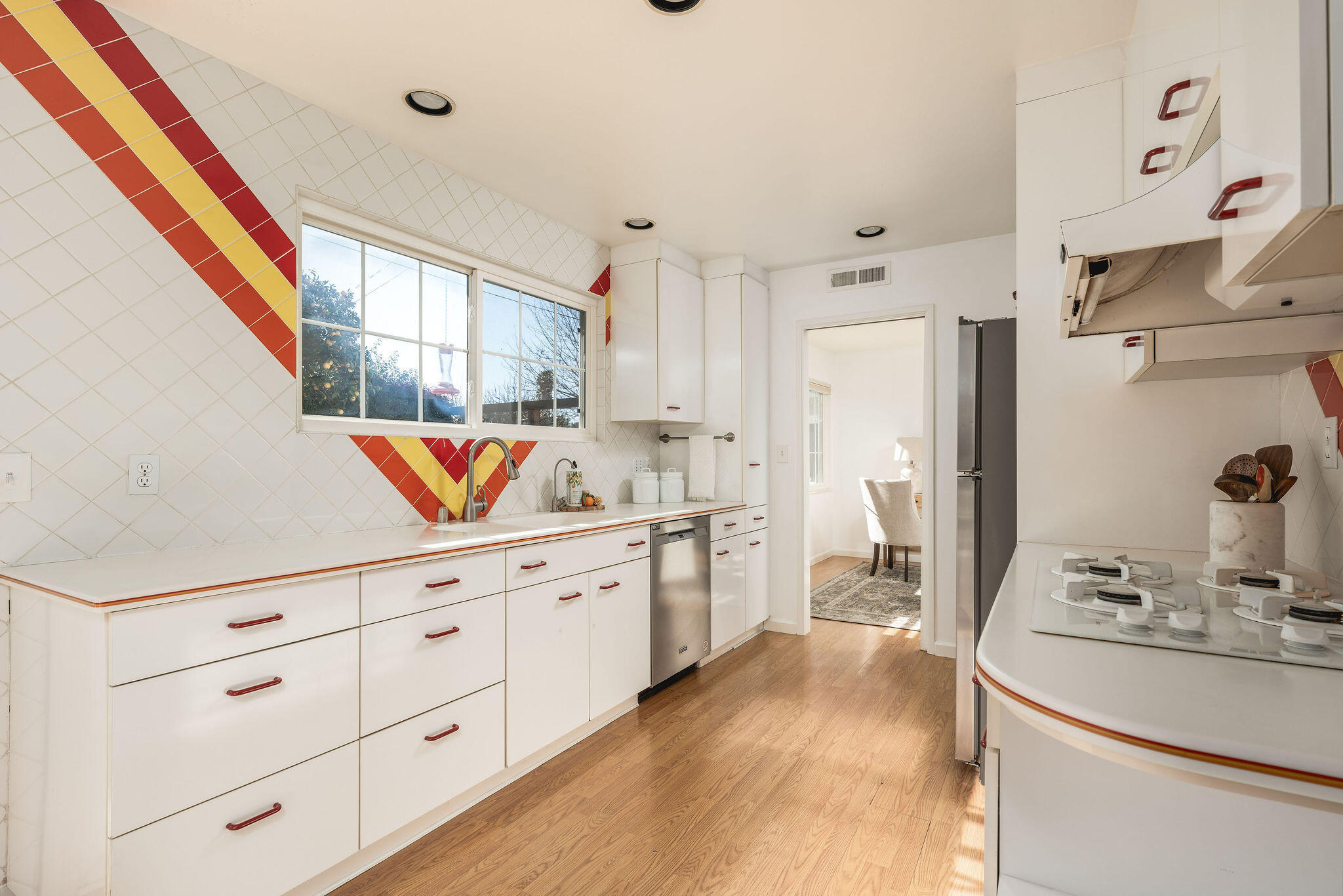 6269 Shamrock Avenue