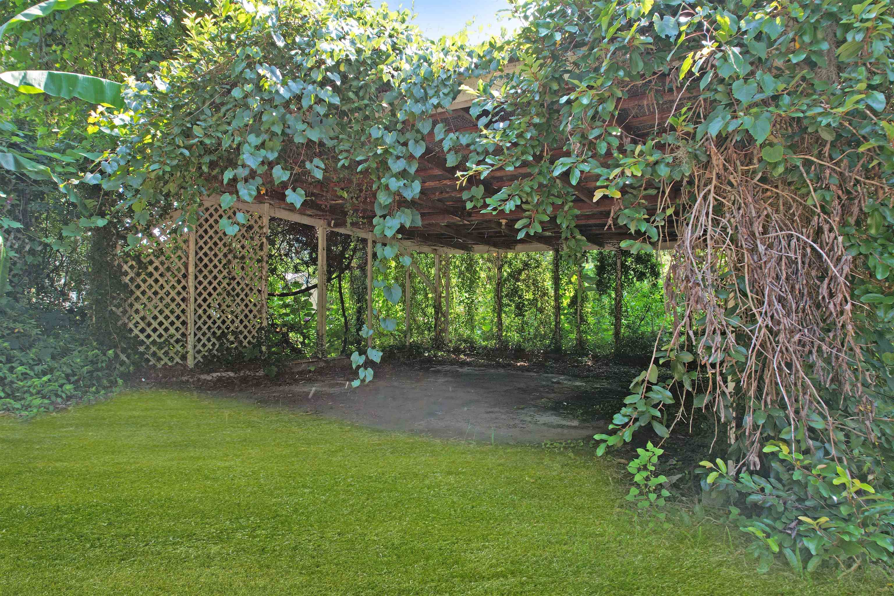 1917 S Magnolia Drive