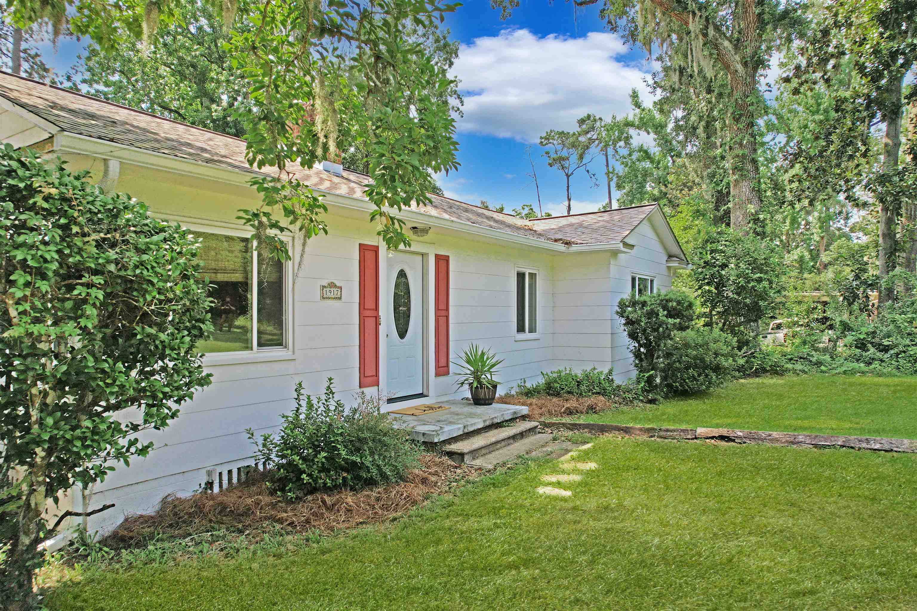 1917 S Magnolia Drive