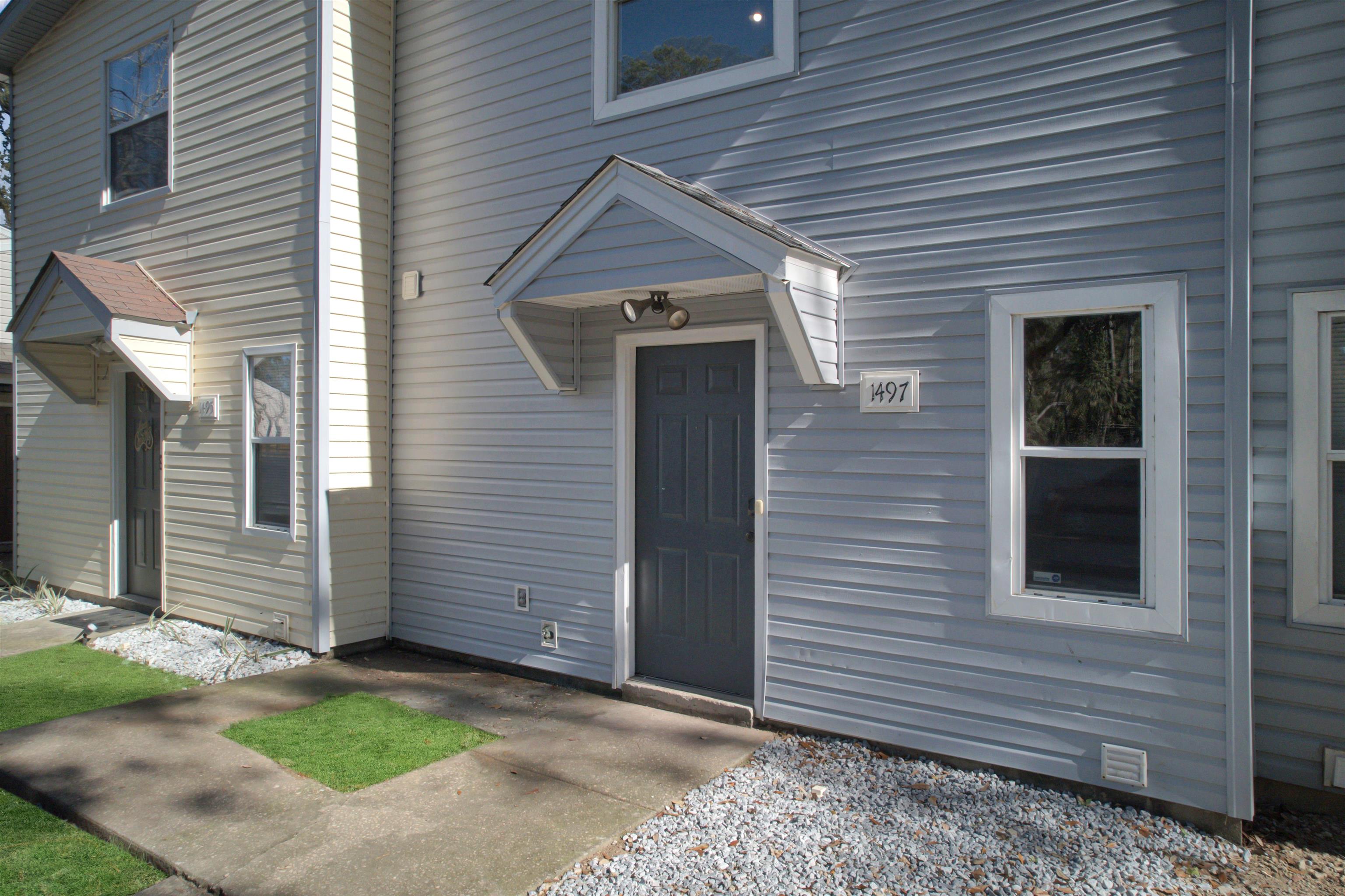 1497 Live Oak Drive