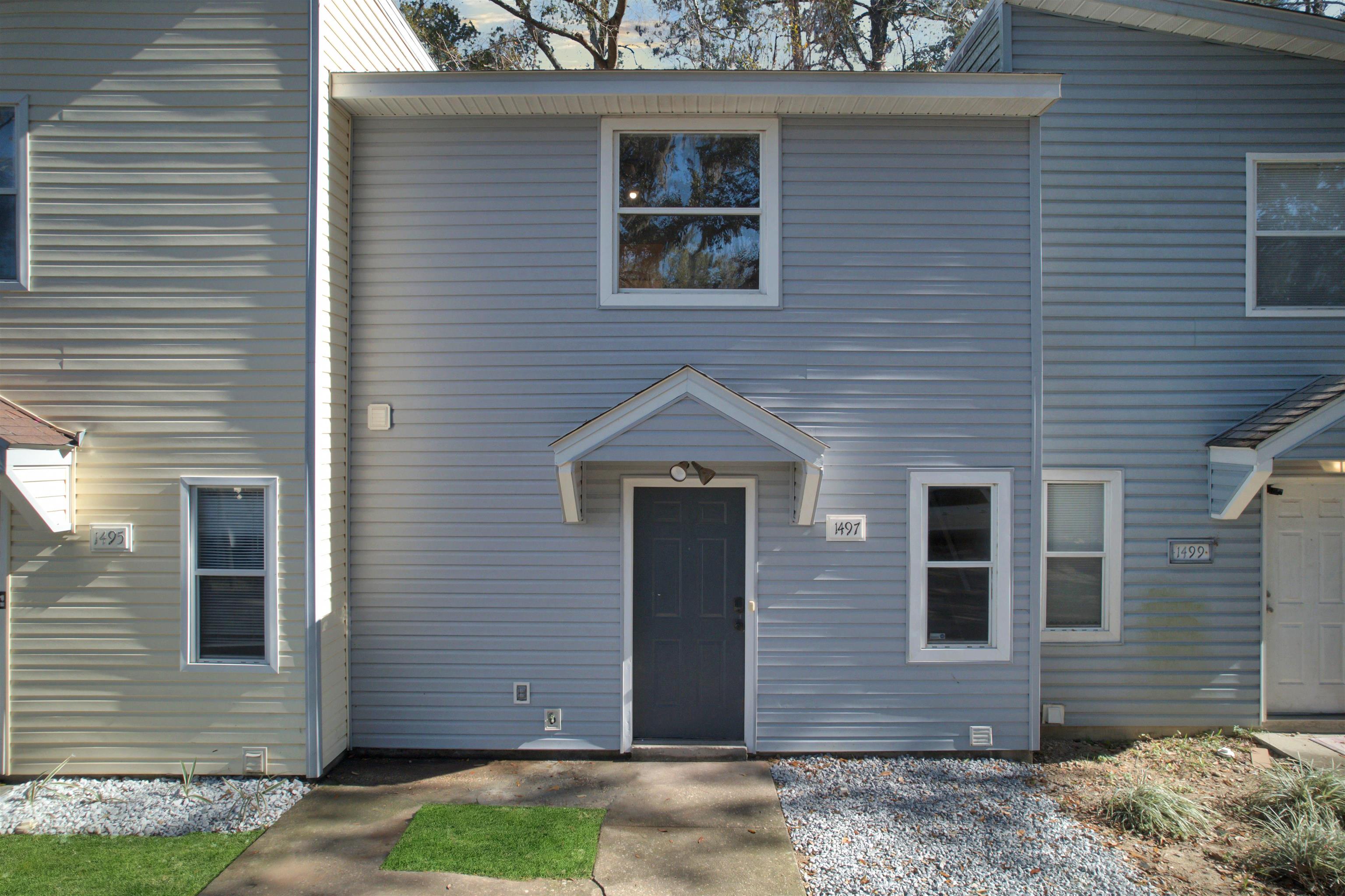 1497 Live Oak Drive