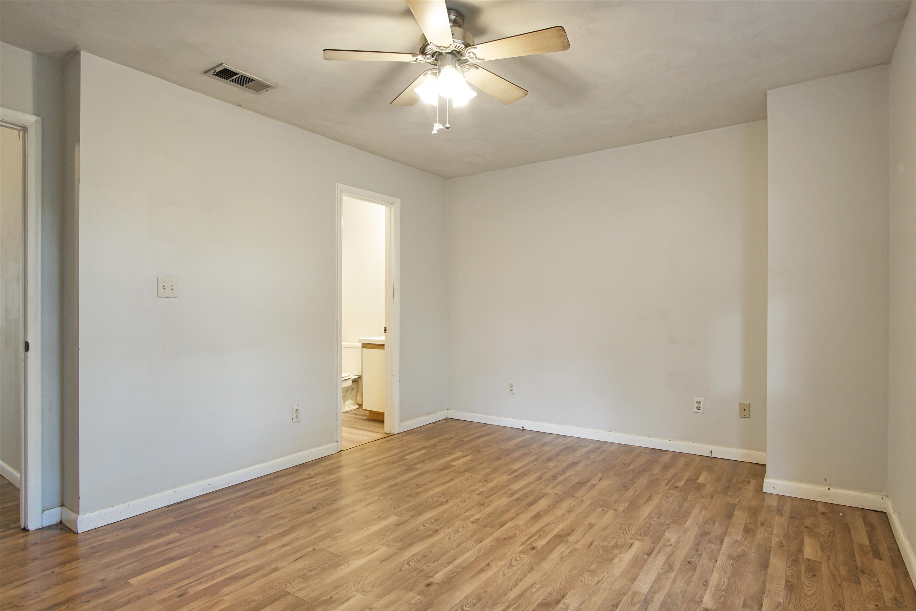 1497 Live Oak Drive