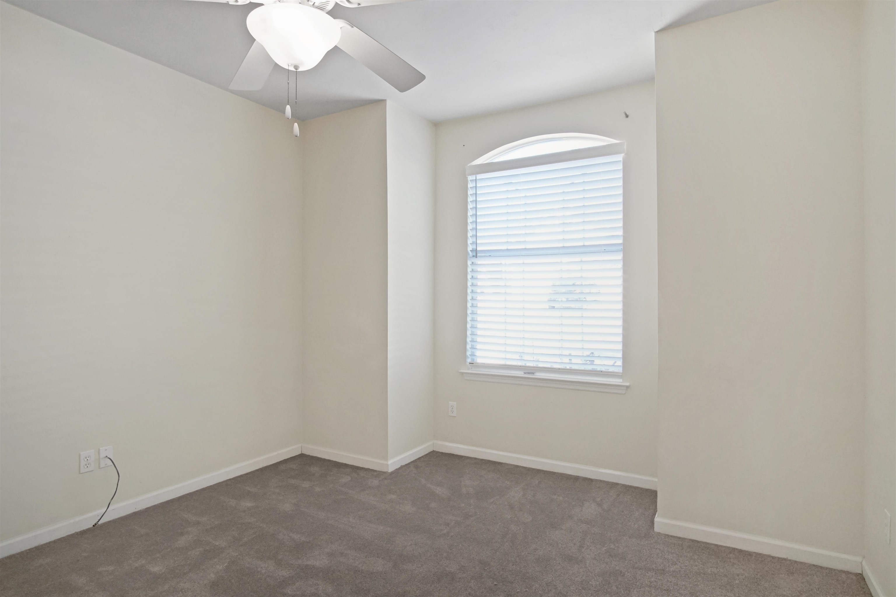 5441 Hampton Hill Circle