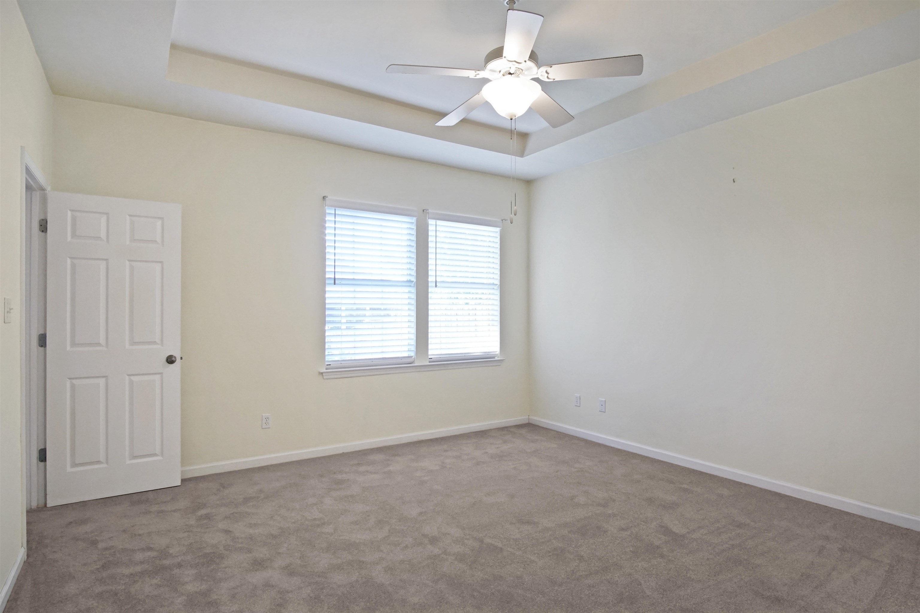 5441 Hampton Hill Circle