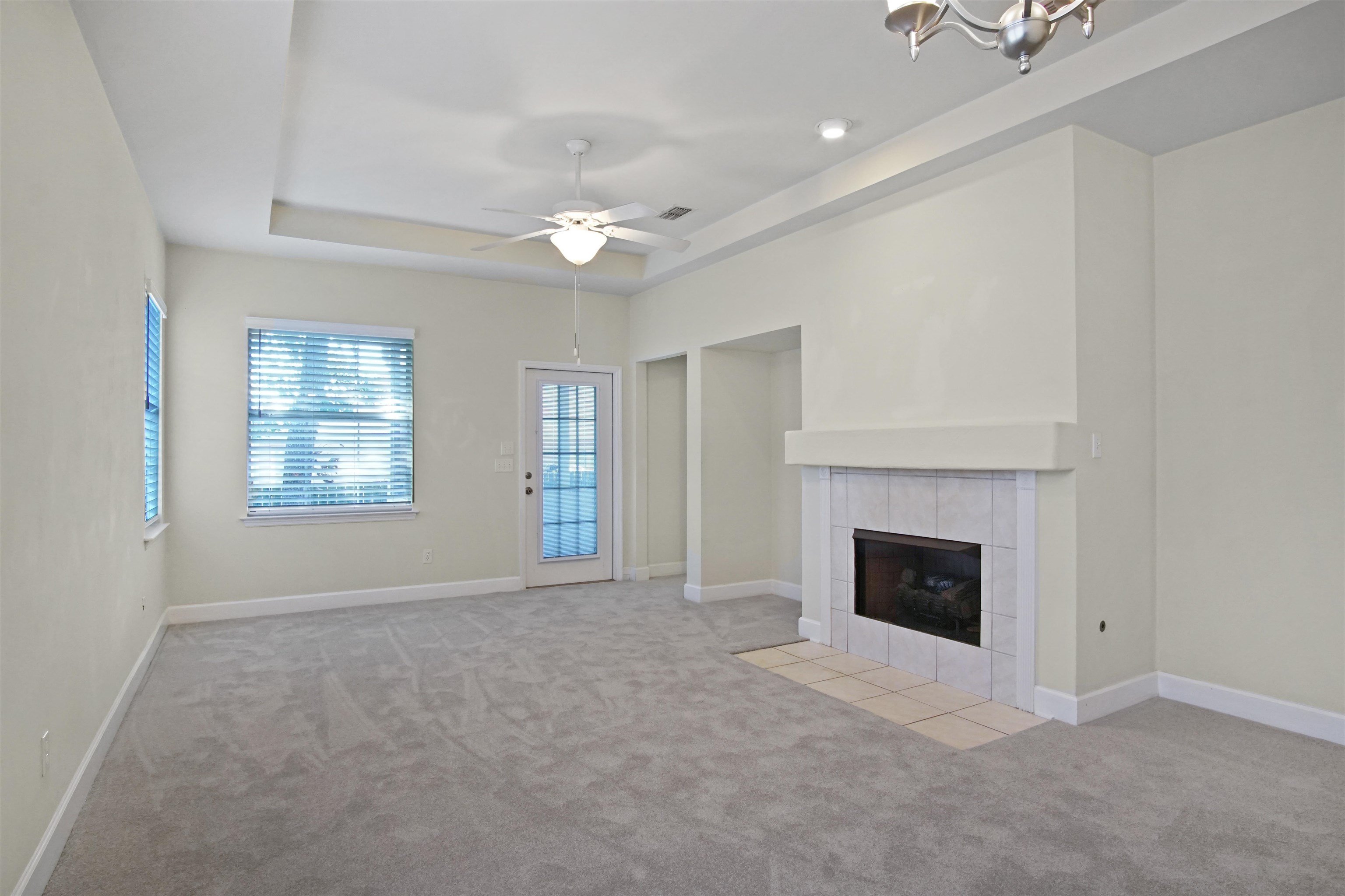 5441 Hampton Hill Circle