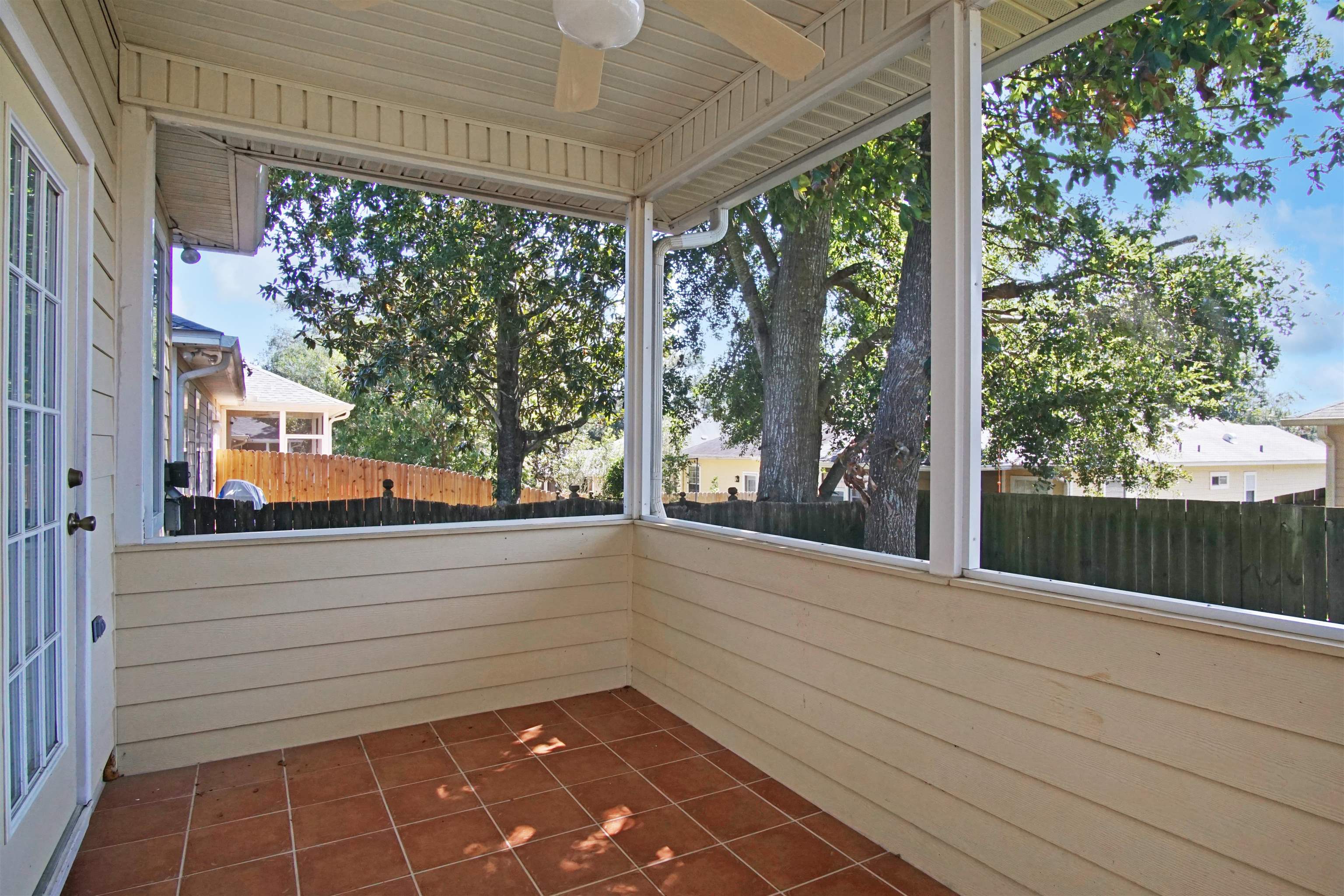 5441 Hampton Hill Circle