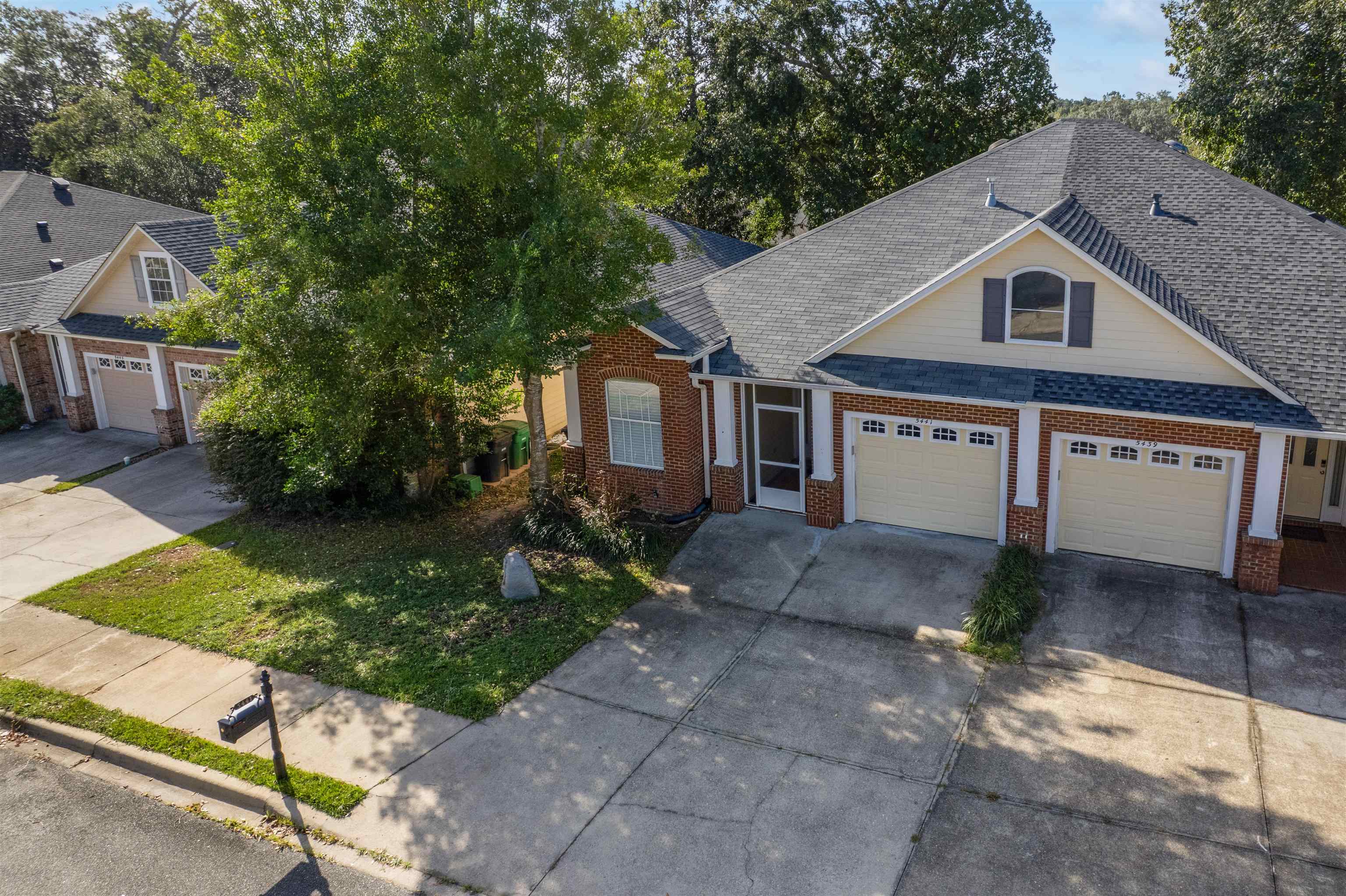 5441 Hampton Hill Circle