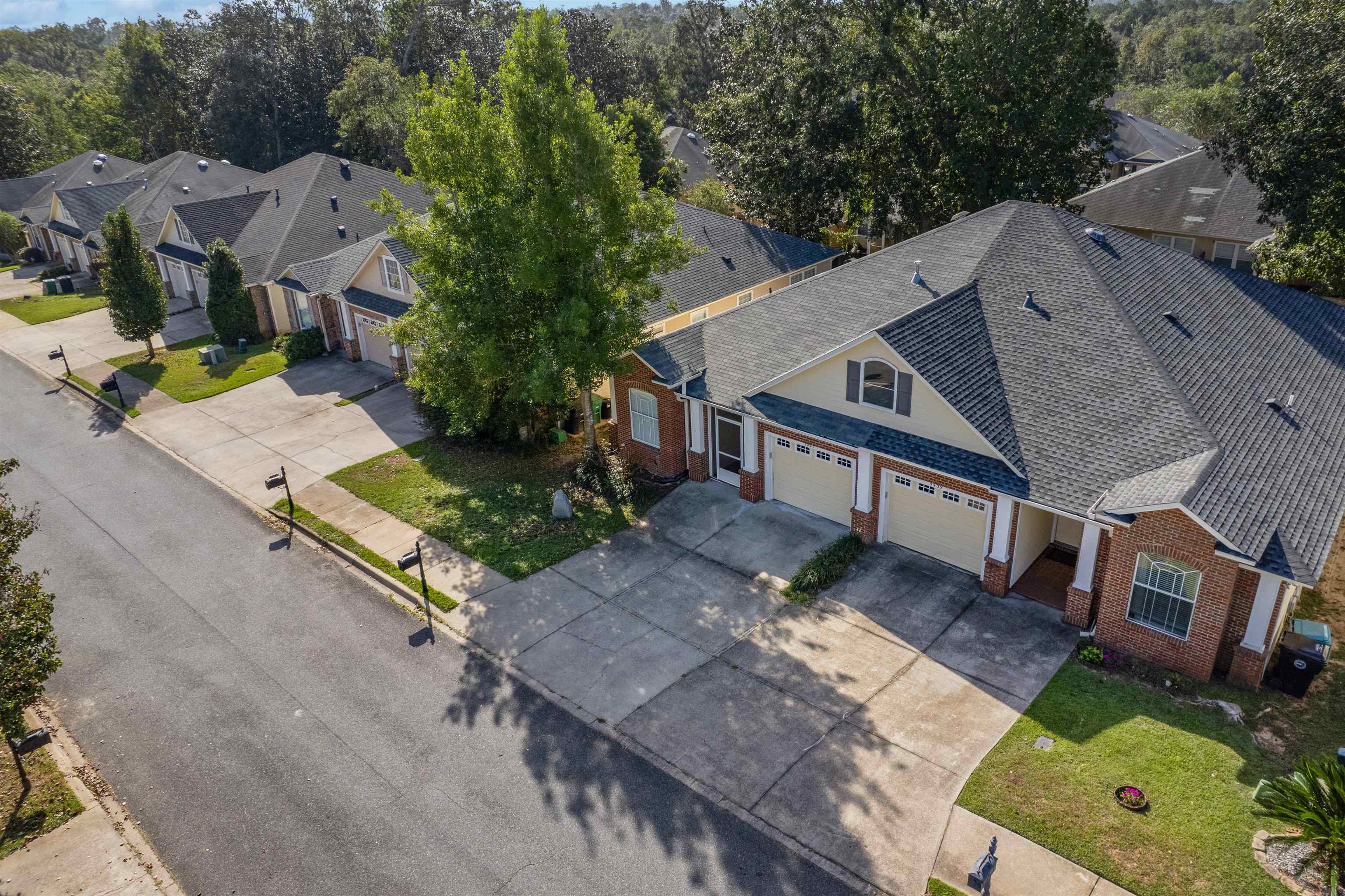 5441 Hampton Hill Circle