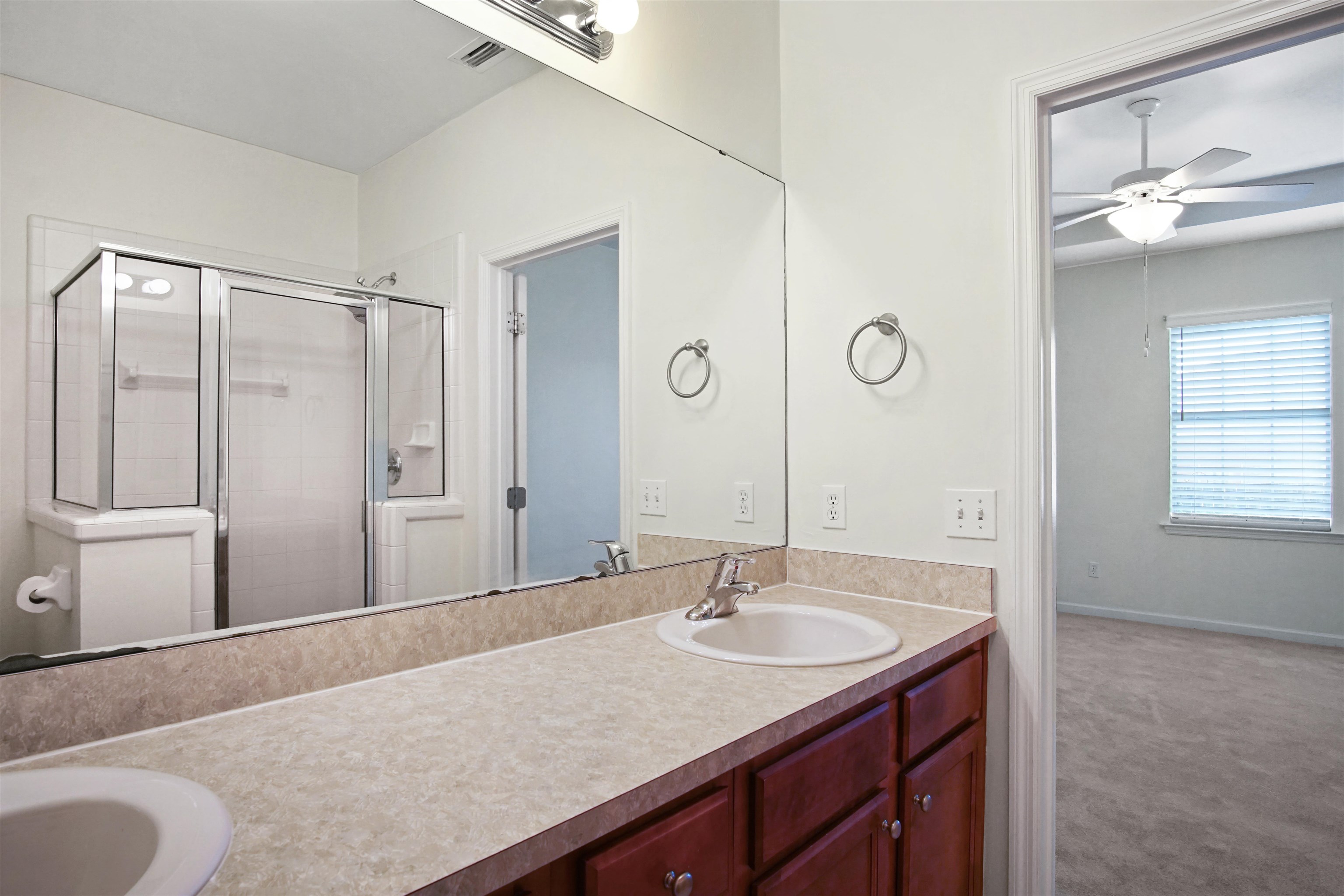 5441 Hampton Hill Circle