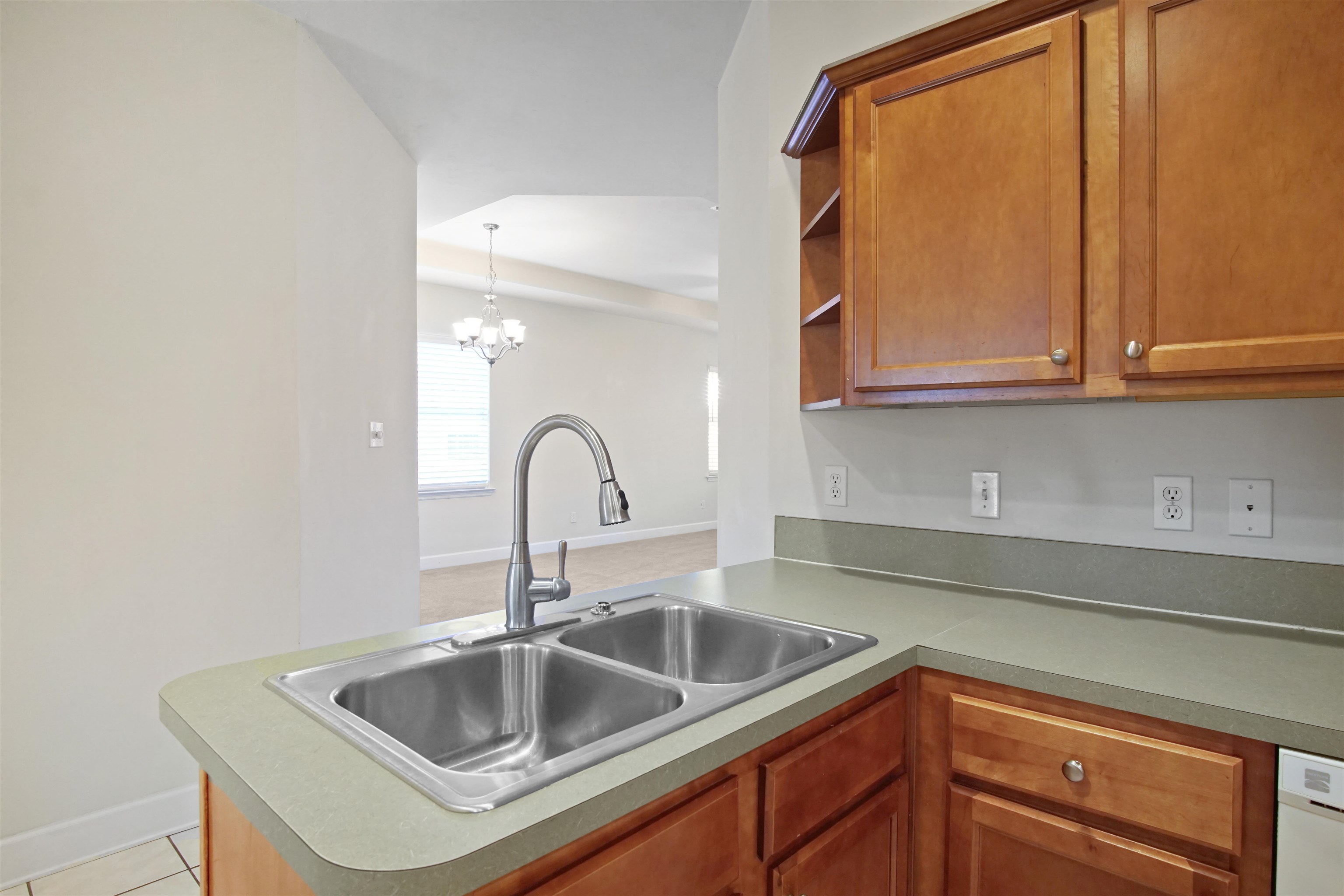 5441 Hampton Hill Circle