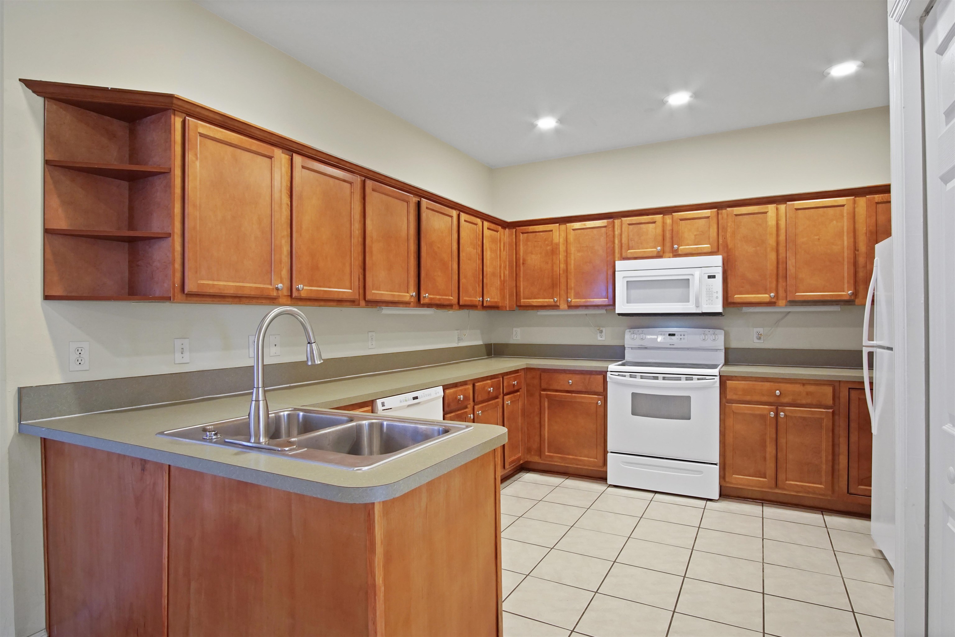 5441 Hampton Hill Circle