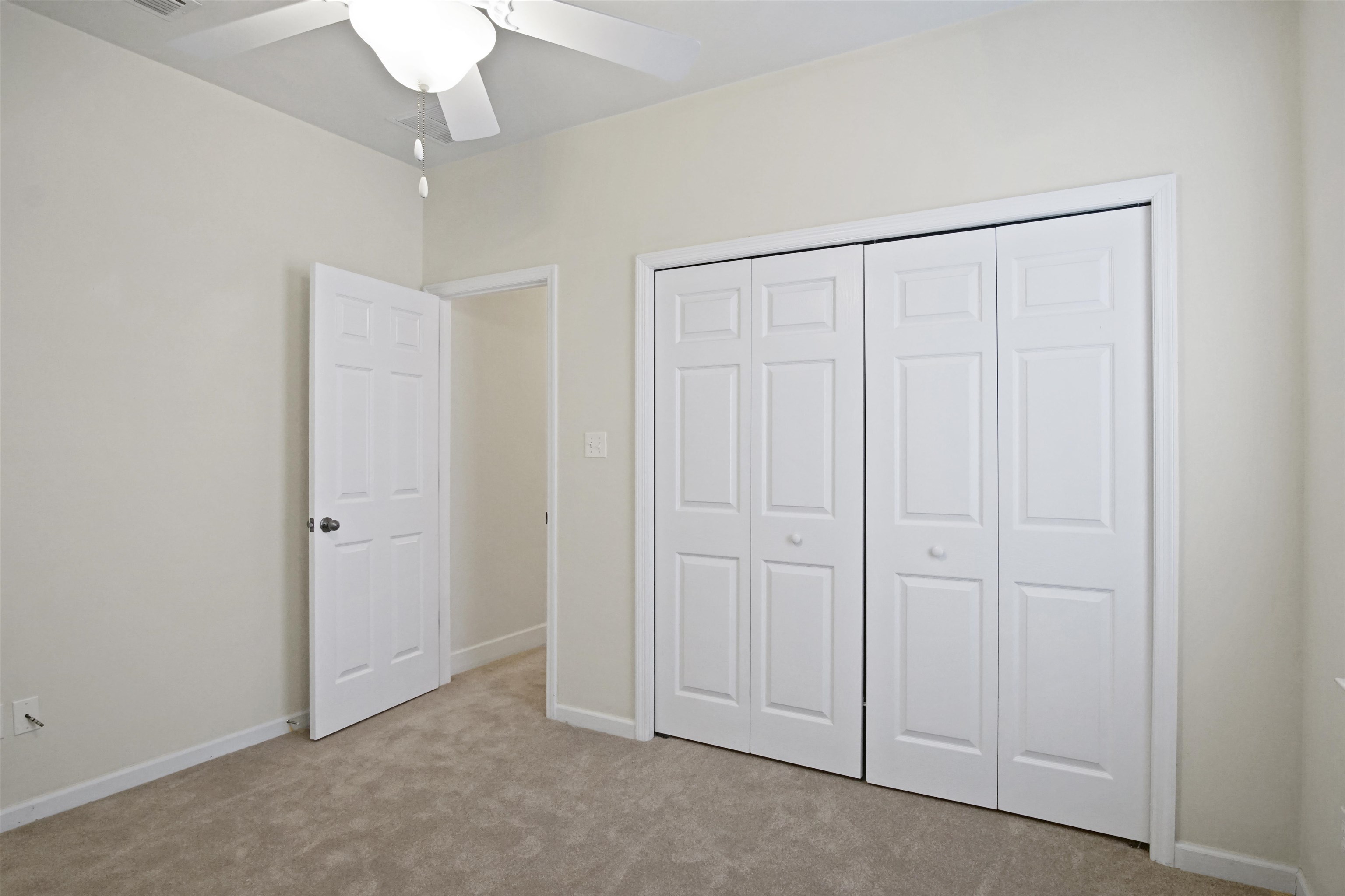 5441 Hampton Hill Circle