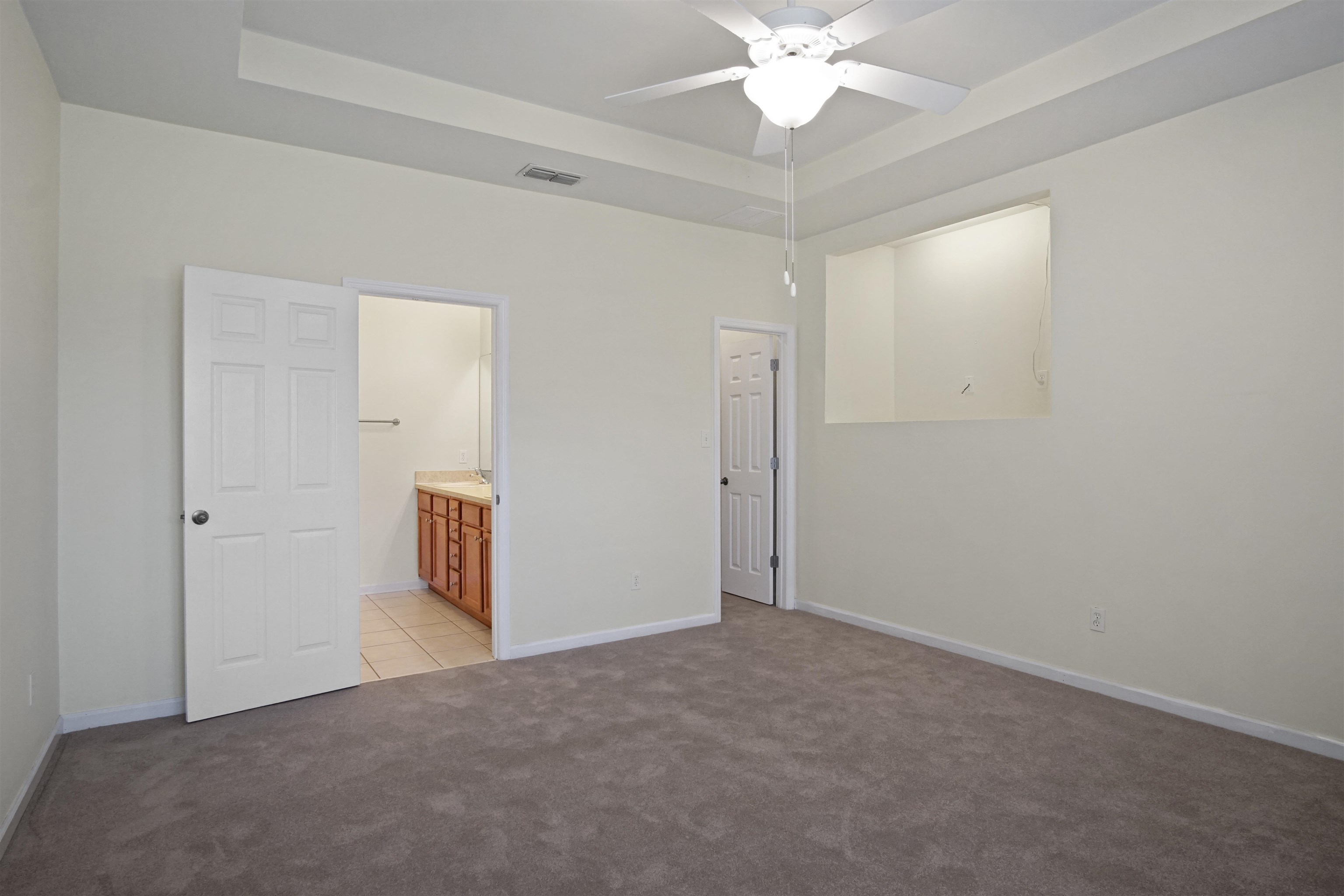 5441 Hampton Hill Circle