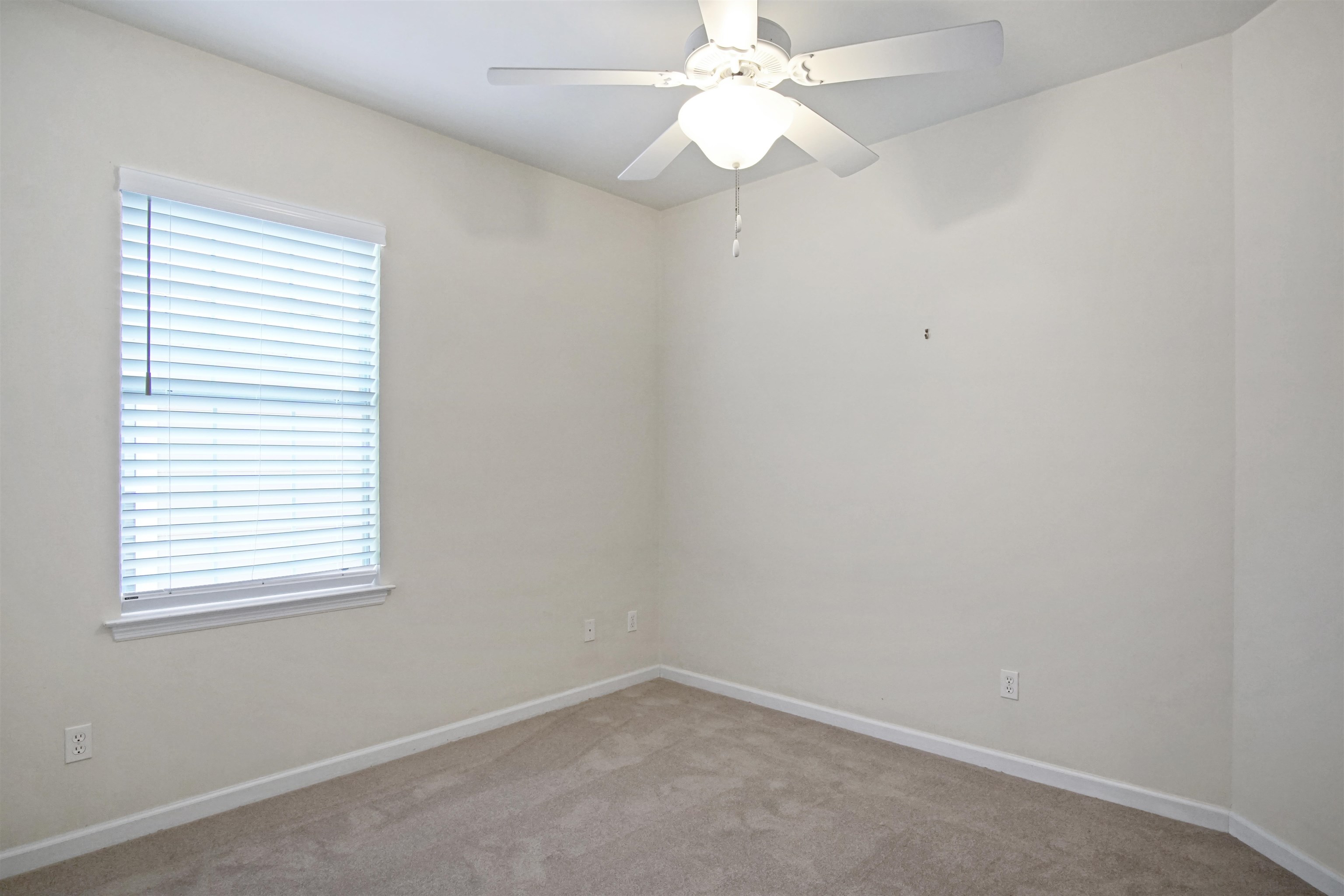 5441 Hampton Hill Circle