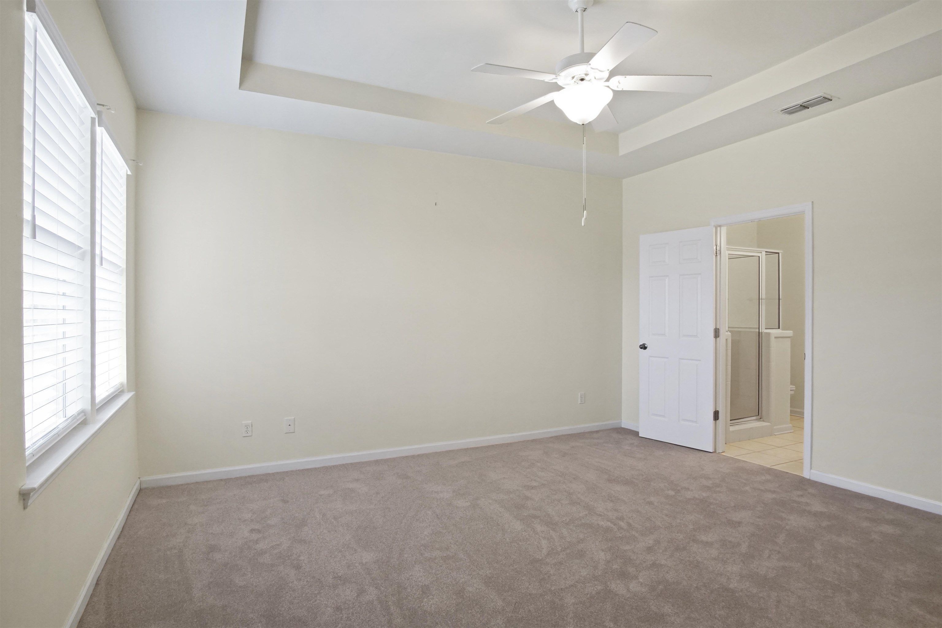 5441 Hampton Hill Circle