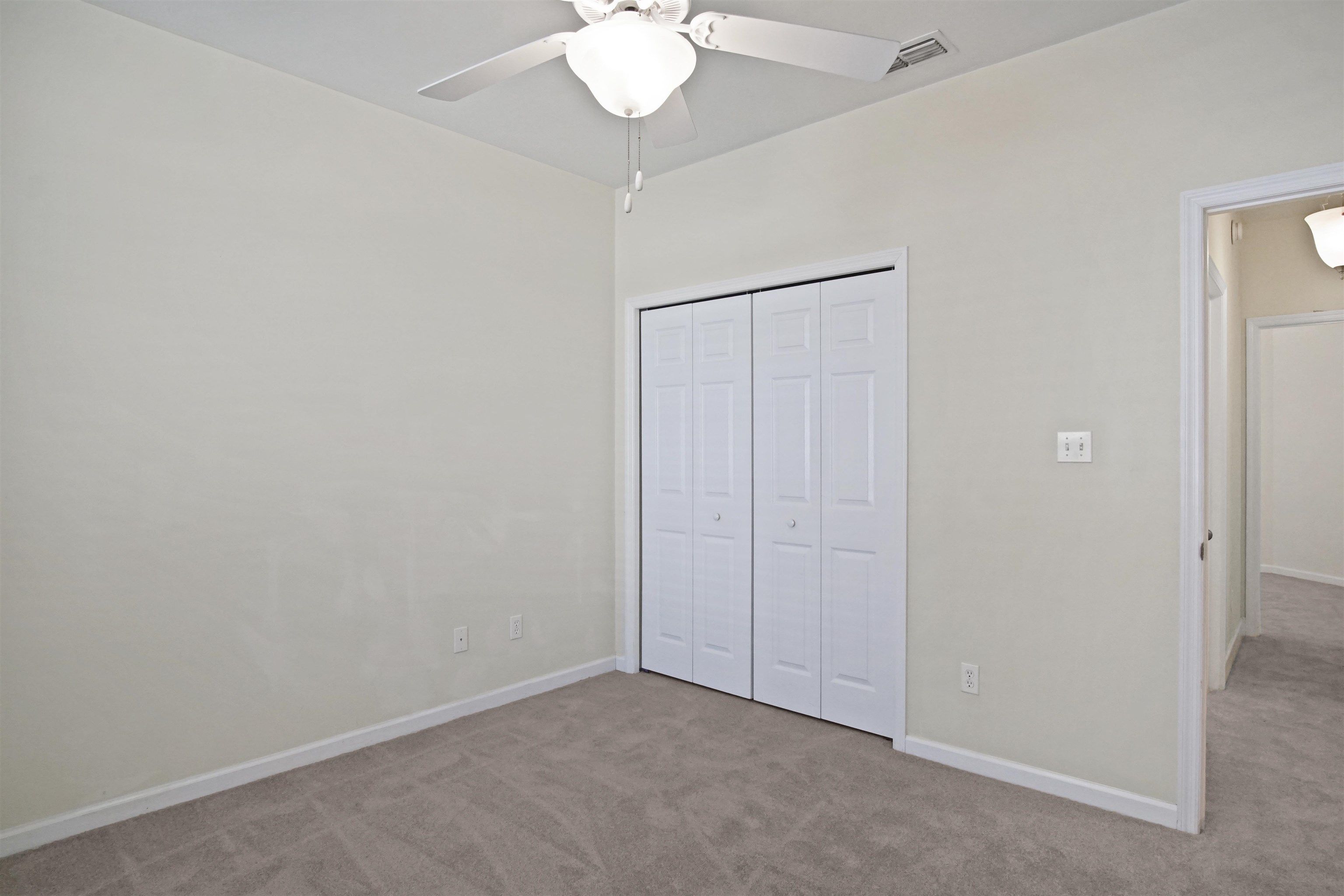 5441 Hampton Hill Circle