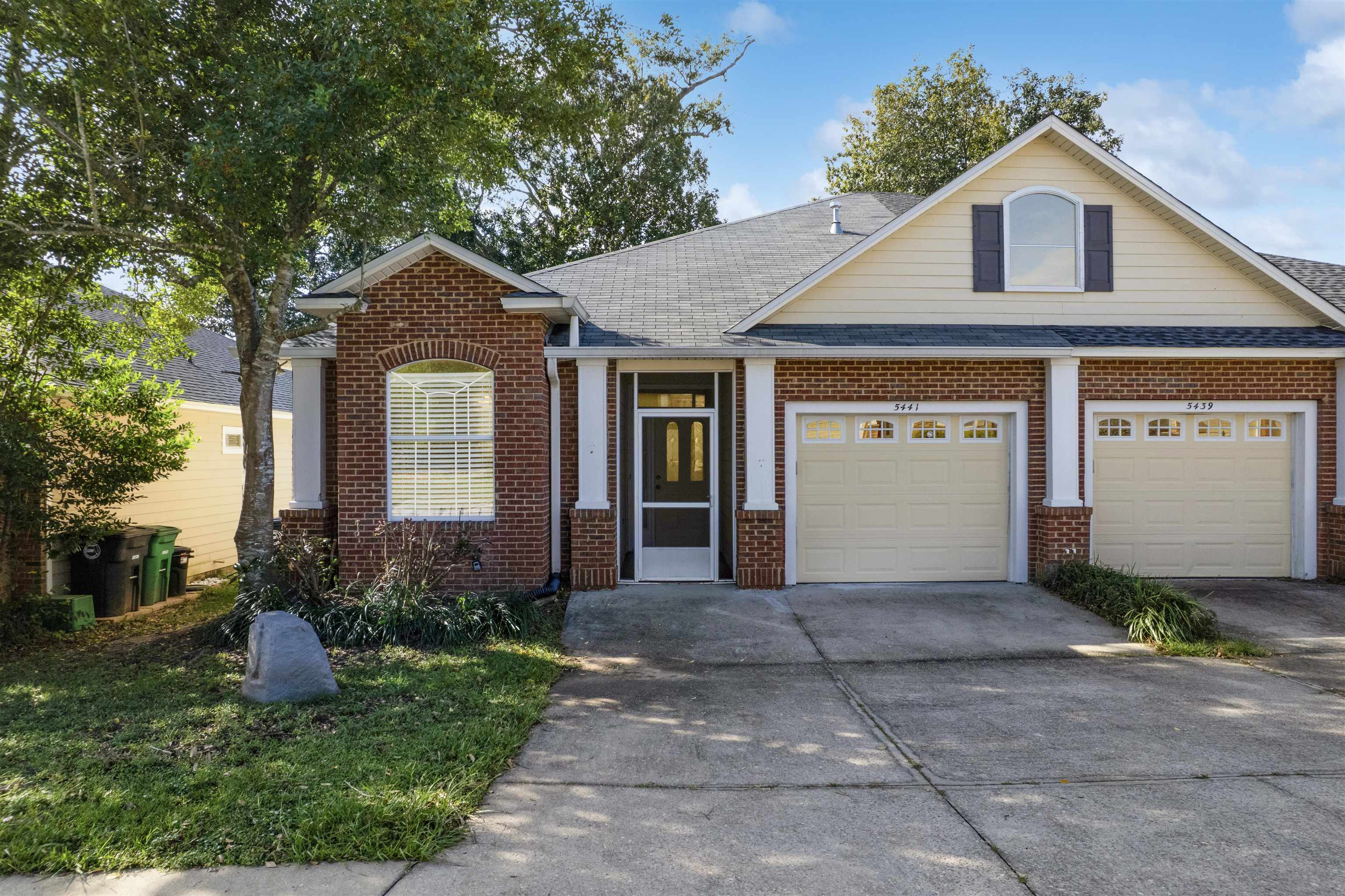 5441 Hampton Hill Circle