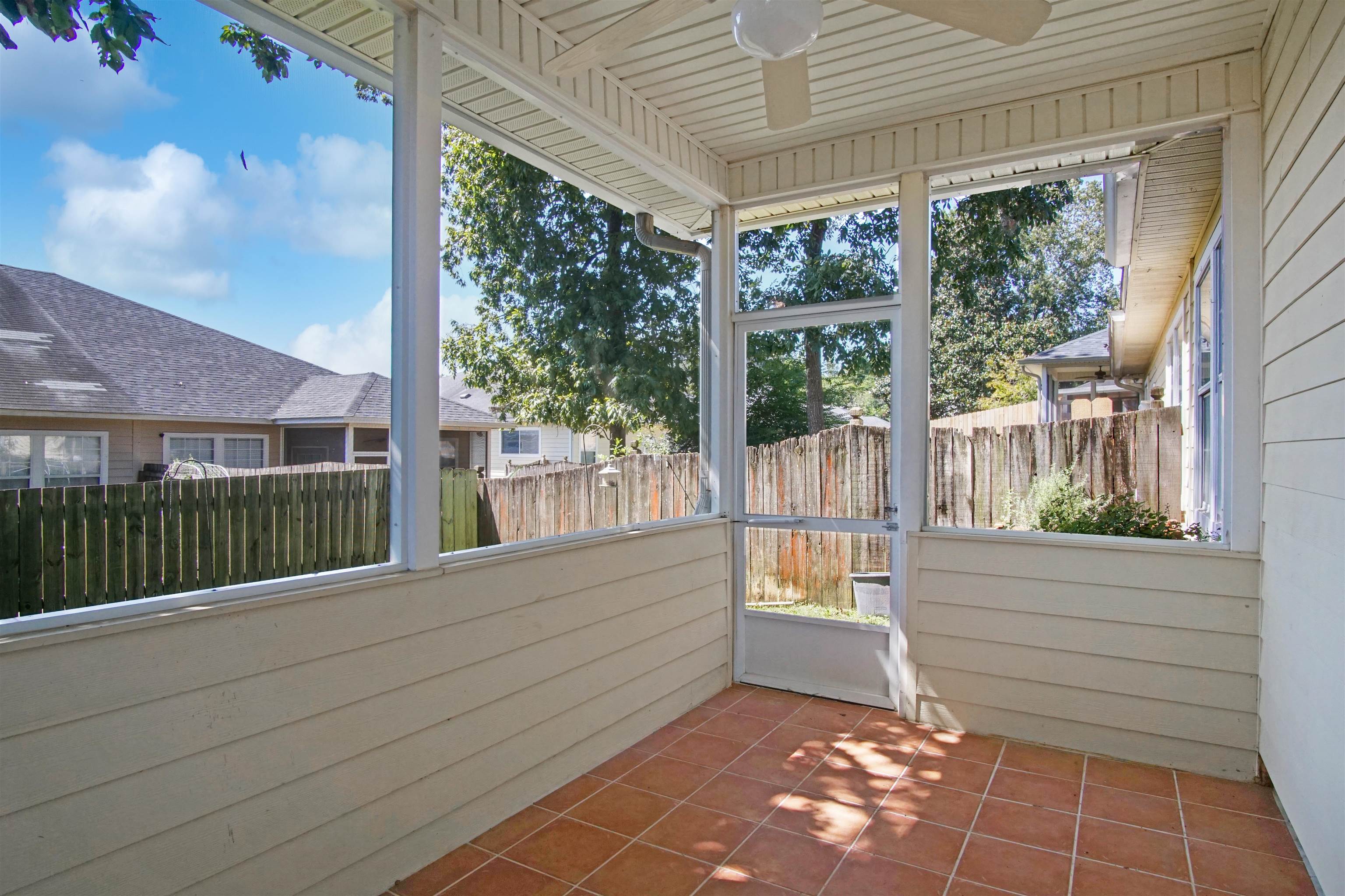 5441 Hampton Hill Circle