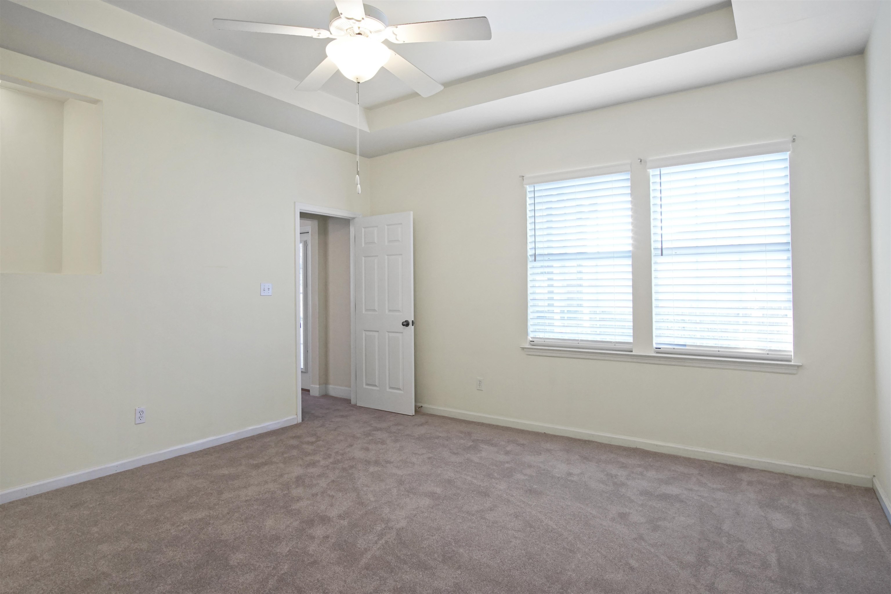 5441 Hampton Hill Circle