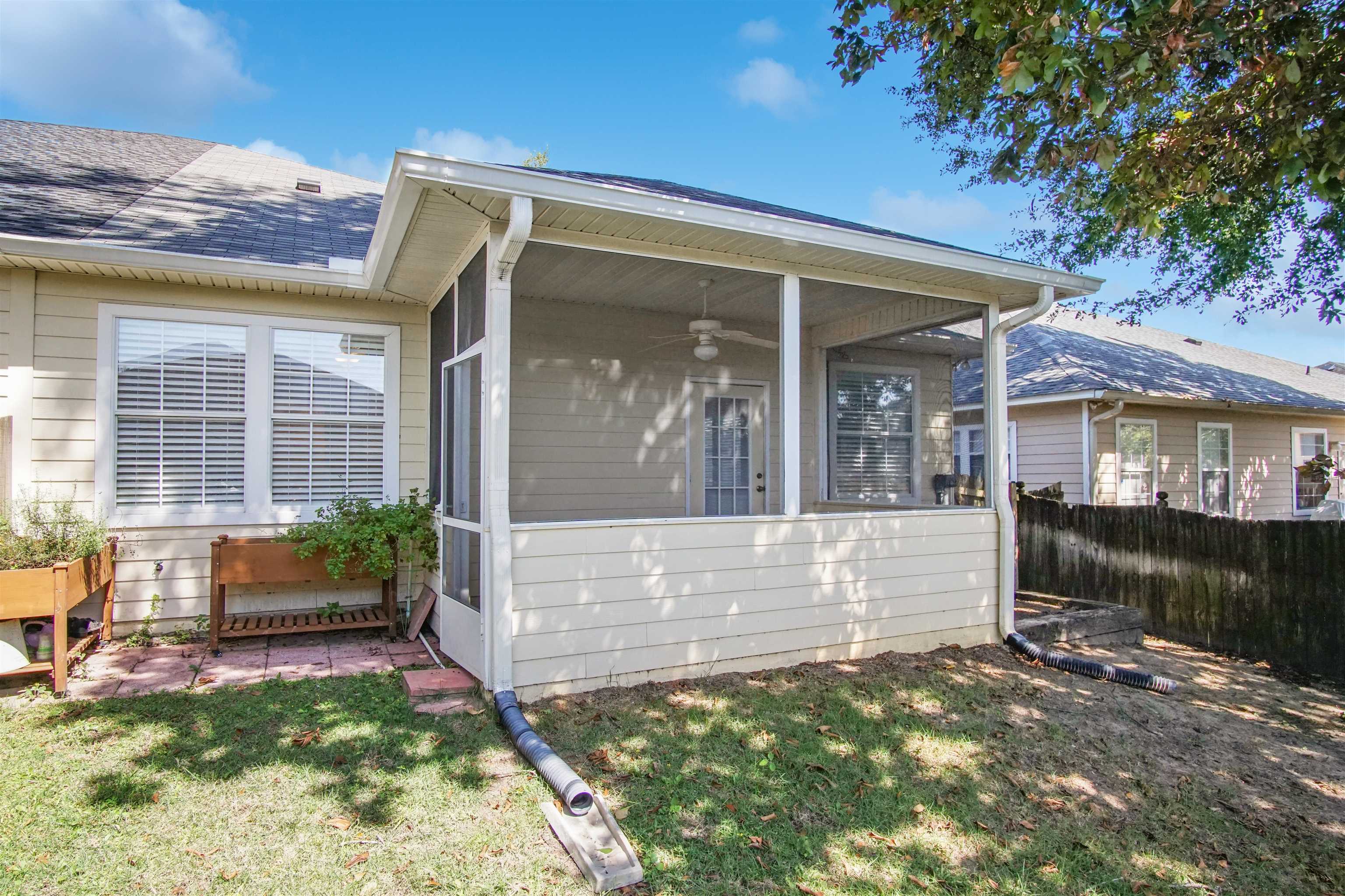 5441 Hampton Hill Circle