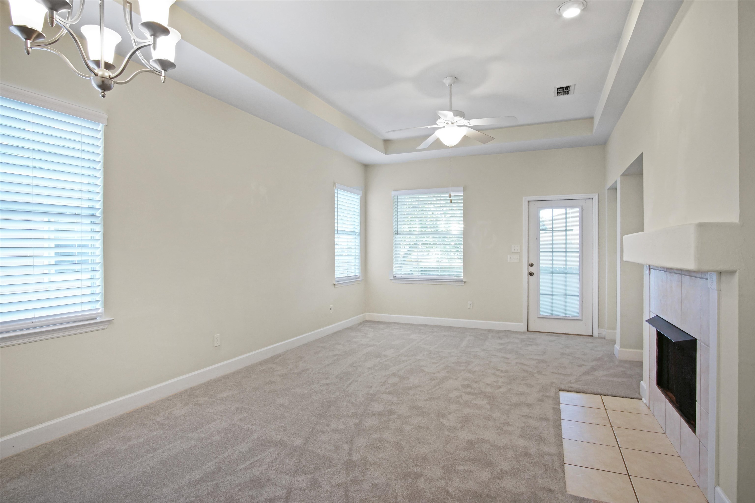 5441 Hampton Hill Circle