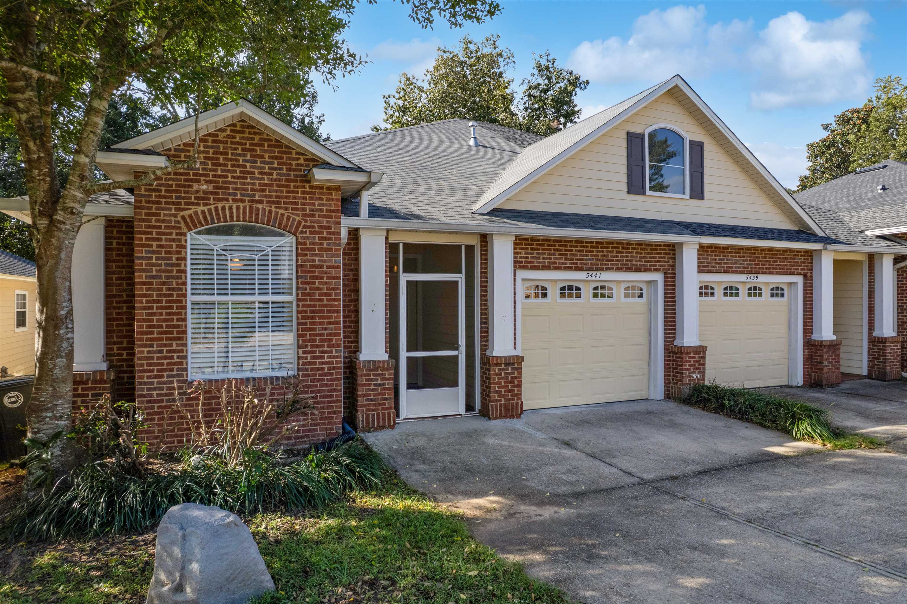 5441 Hampton Hill Circle