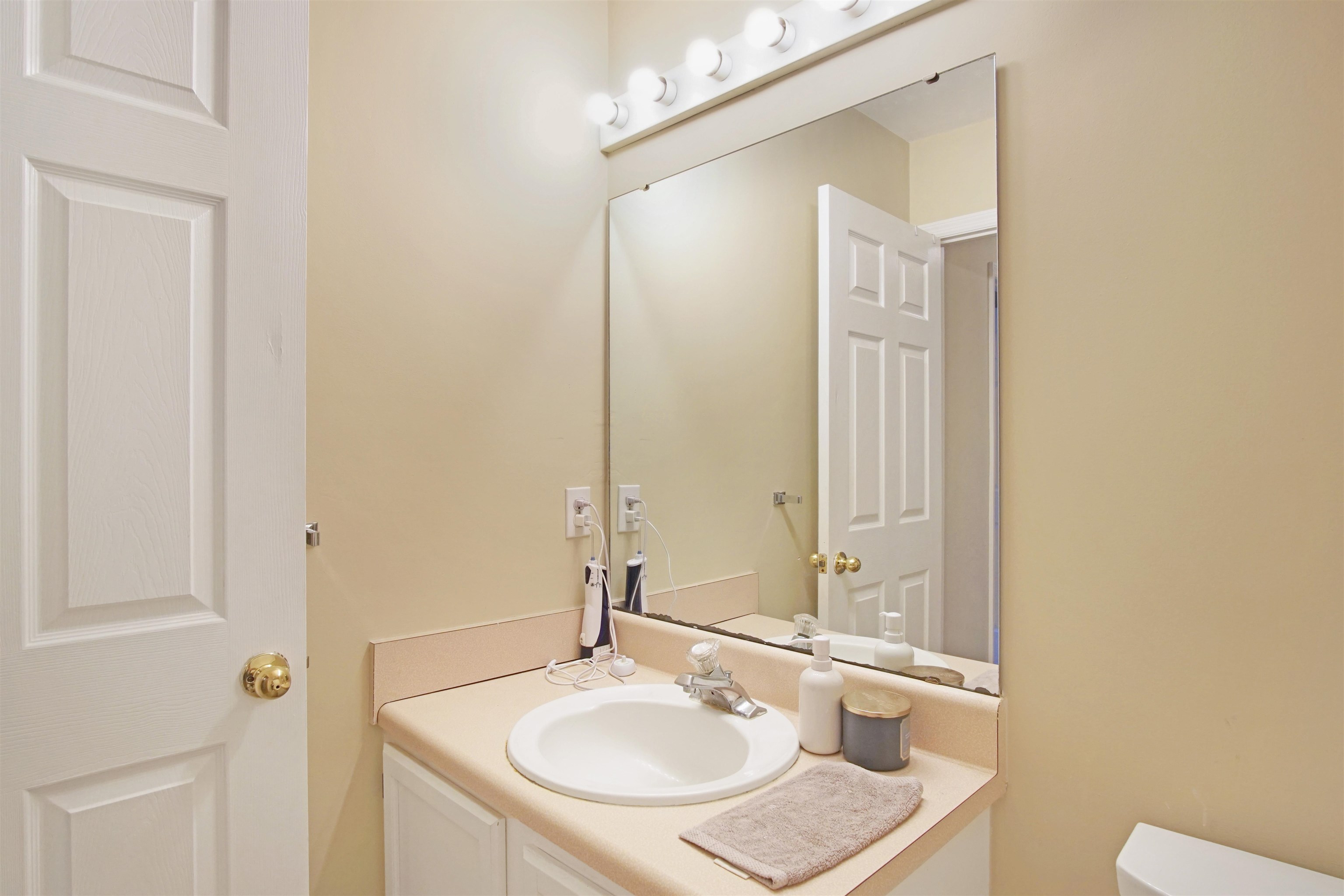 529 Collinsford Road