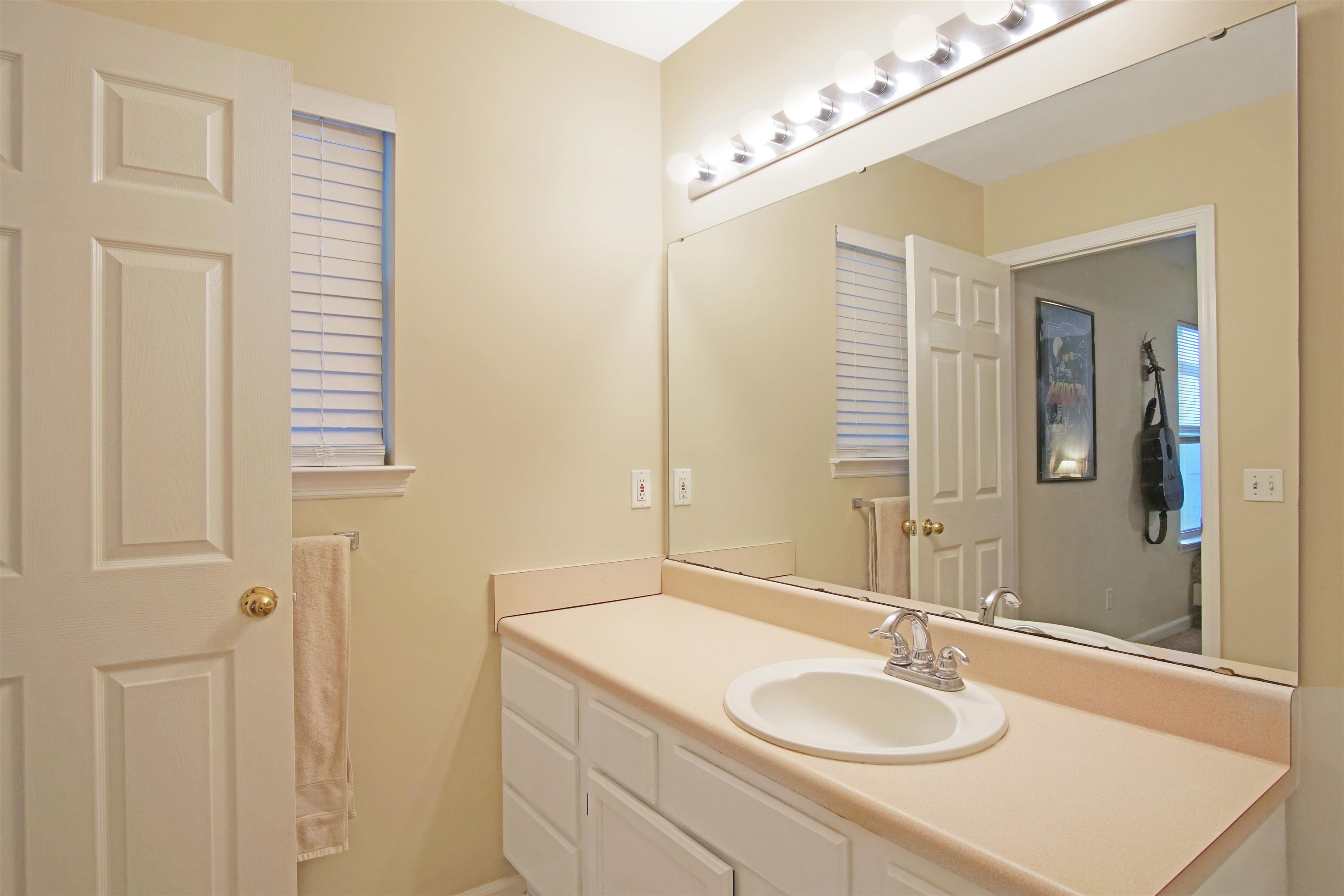 529 Collinsford Road