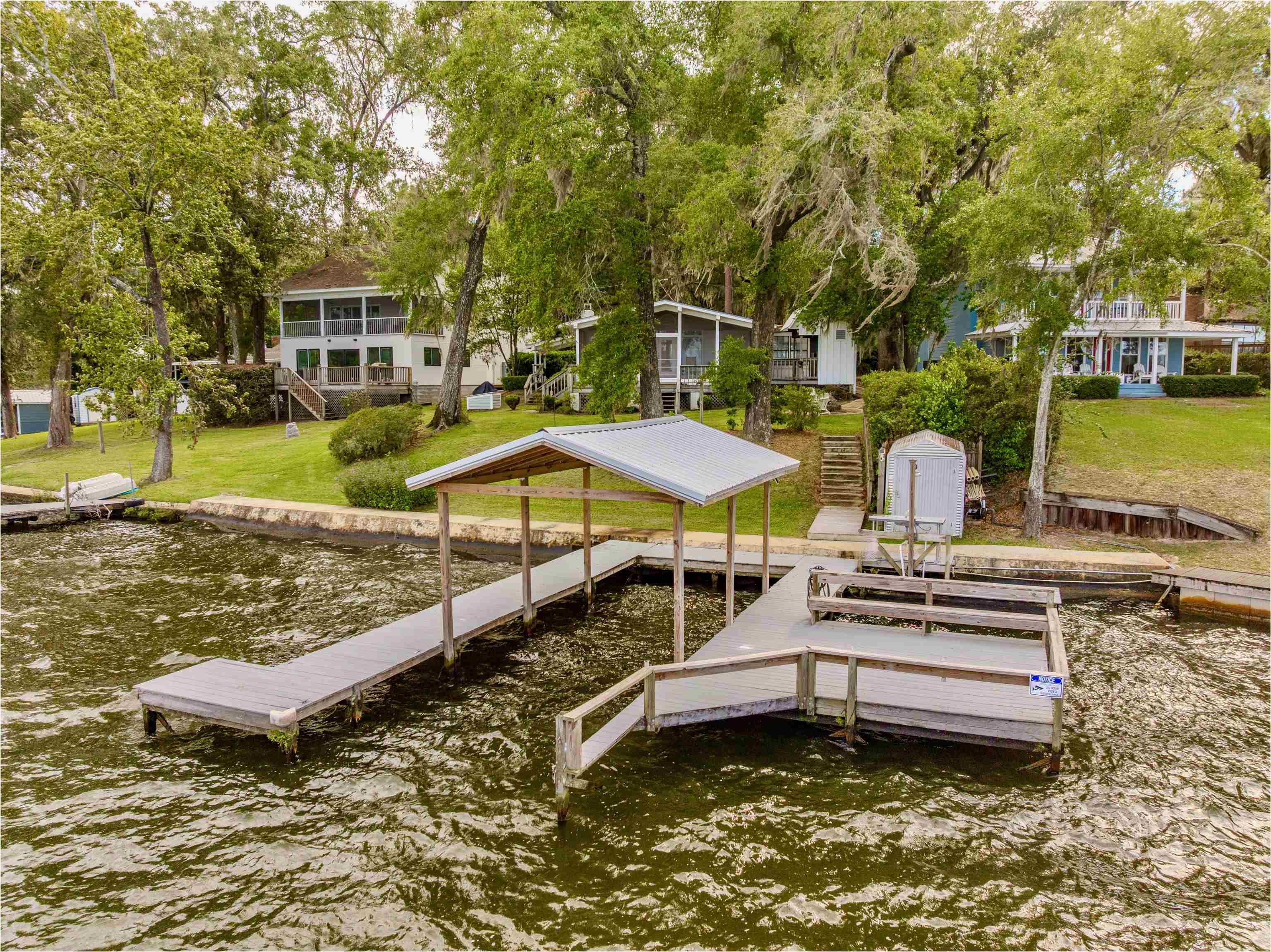 3842 Edgewater Drive