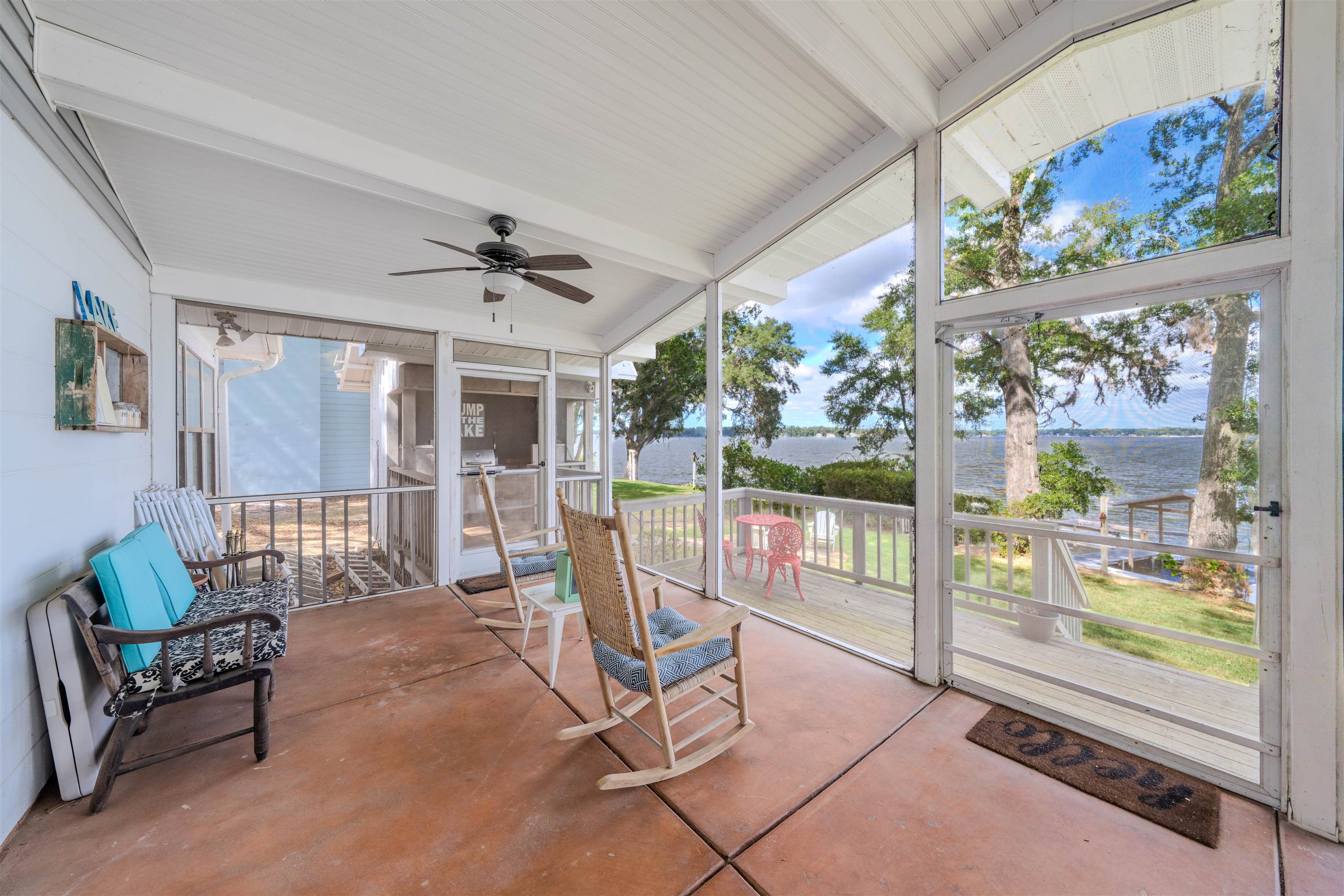 3842 Edgewater Drive