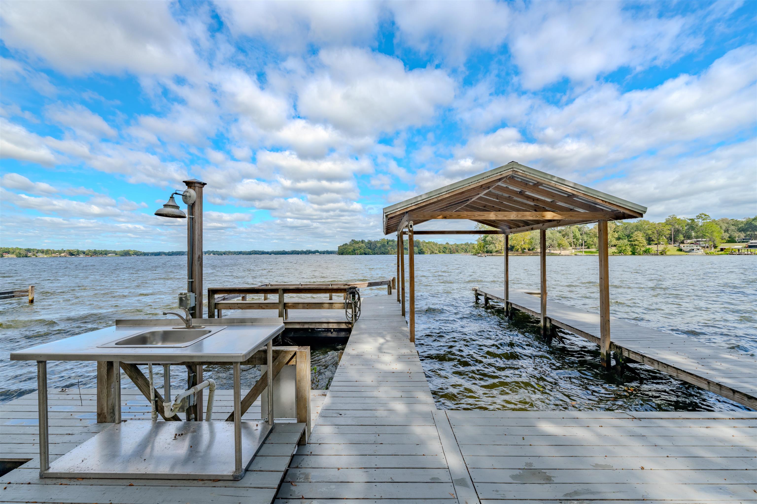 3842 Edgewater Drive