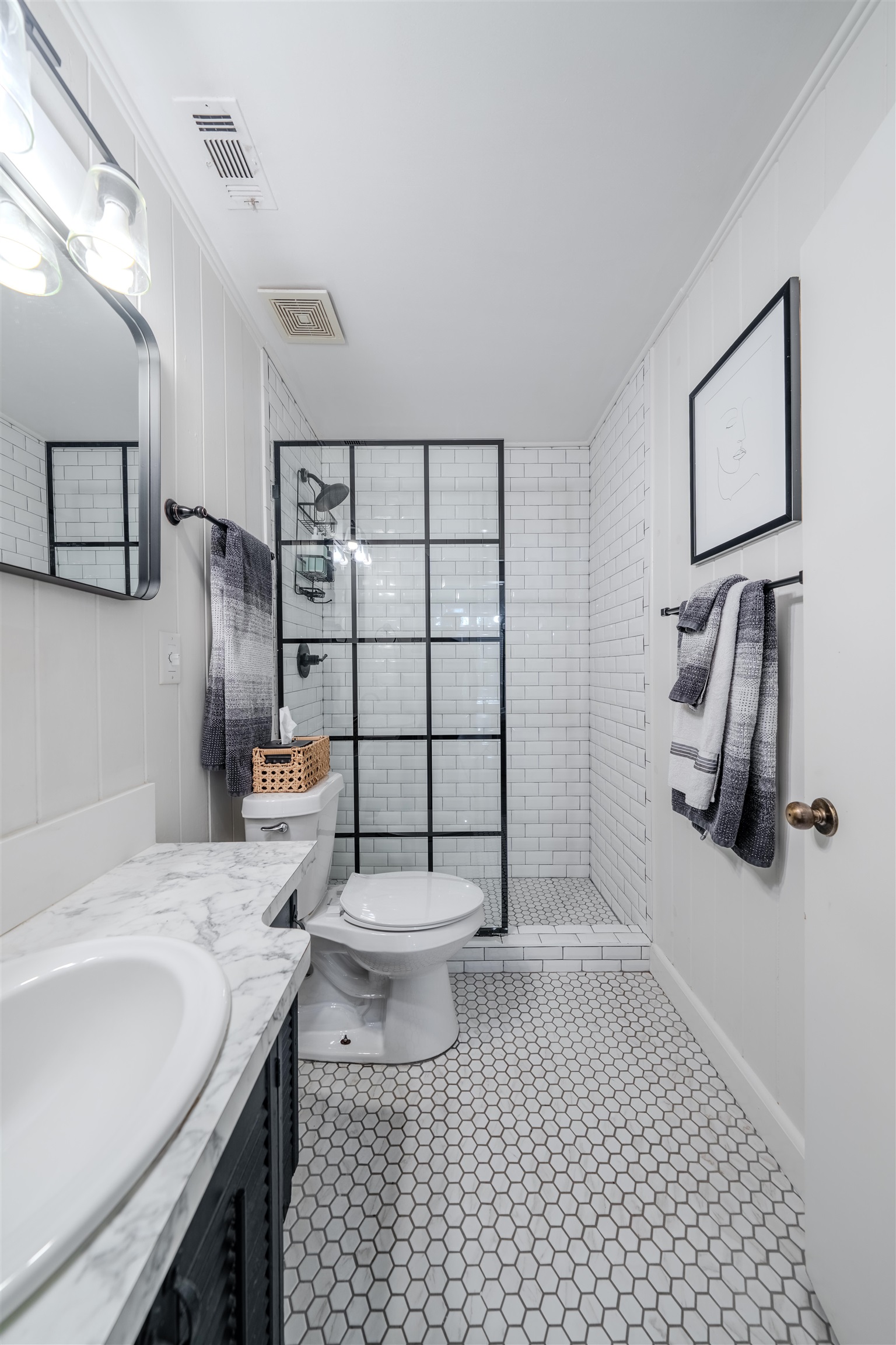 3842 Edgewater Drive