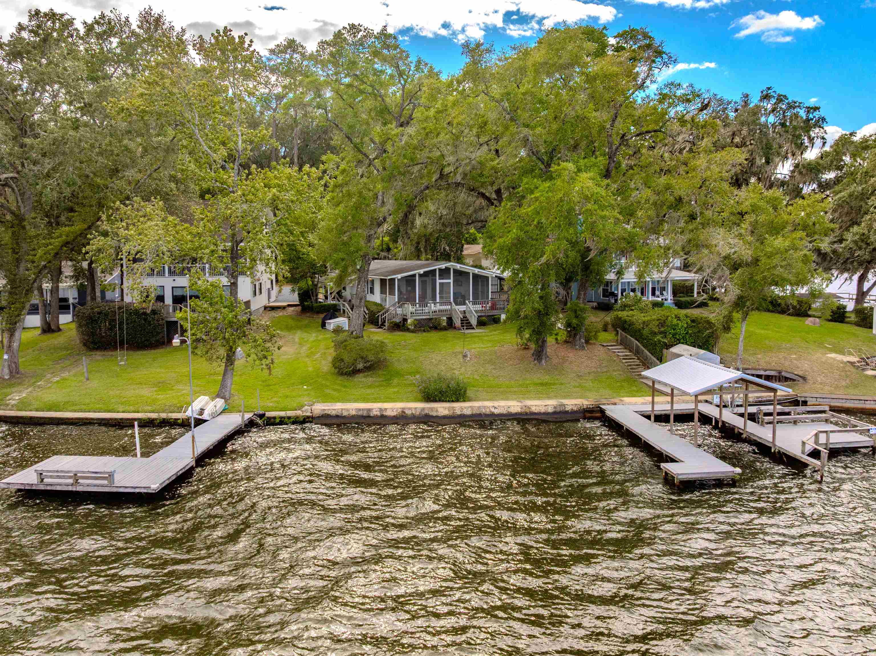 3842 Edgewater Drive