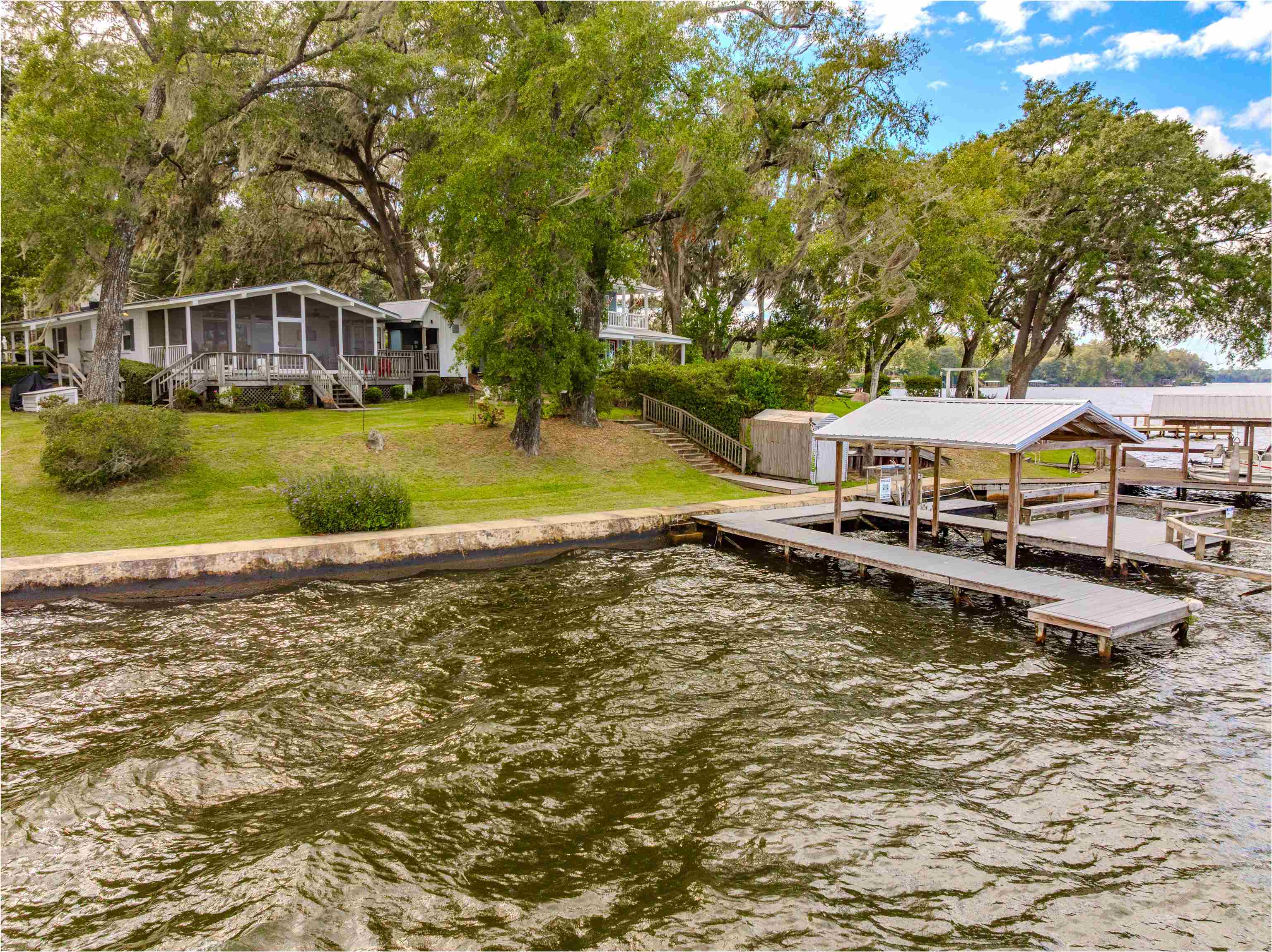 3842 Edgewater Drive