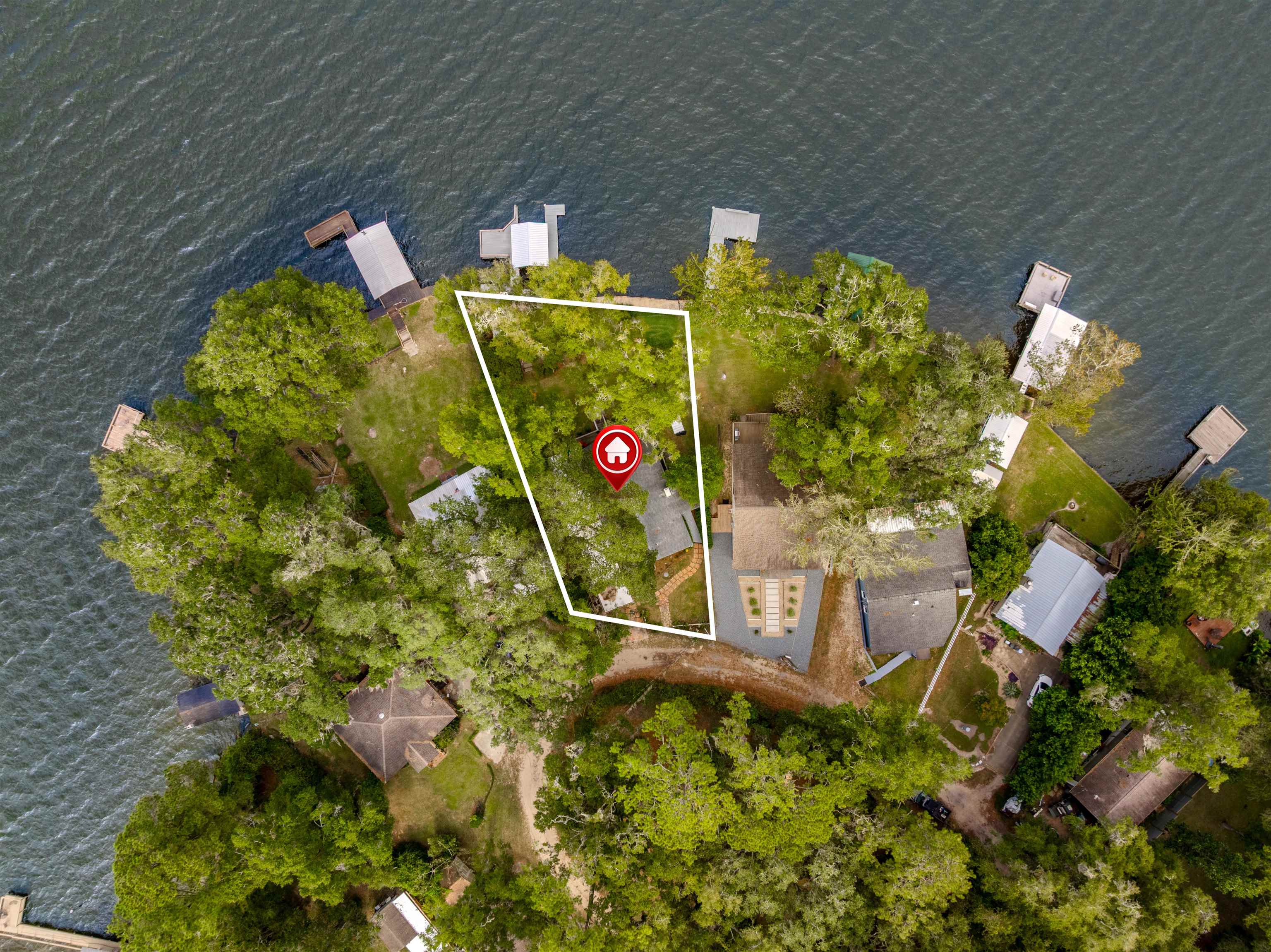 3842 Edgewater Drive