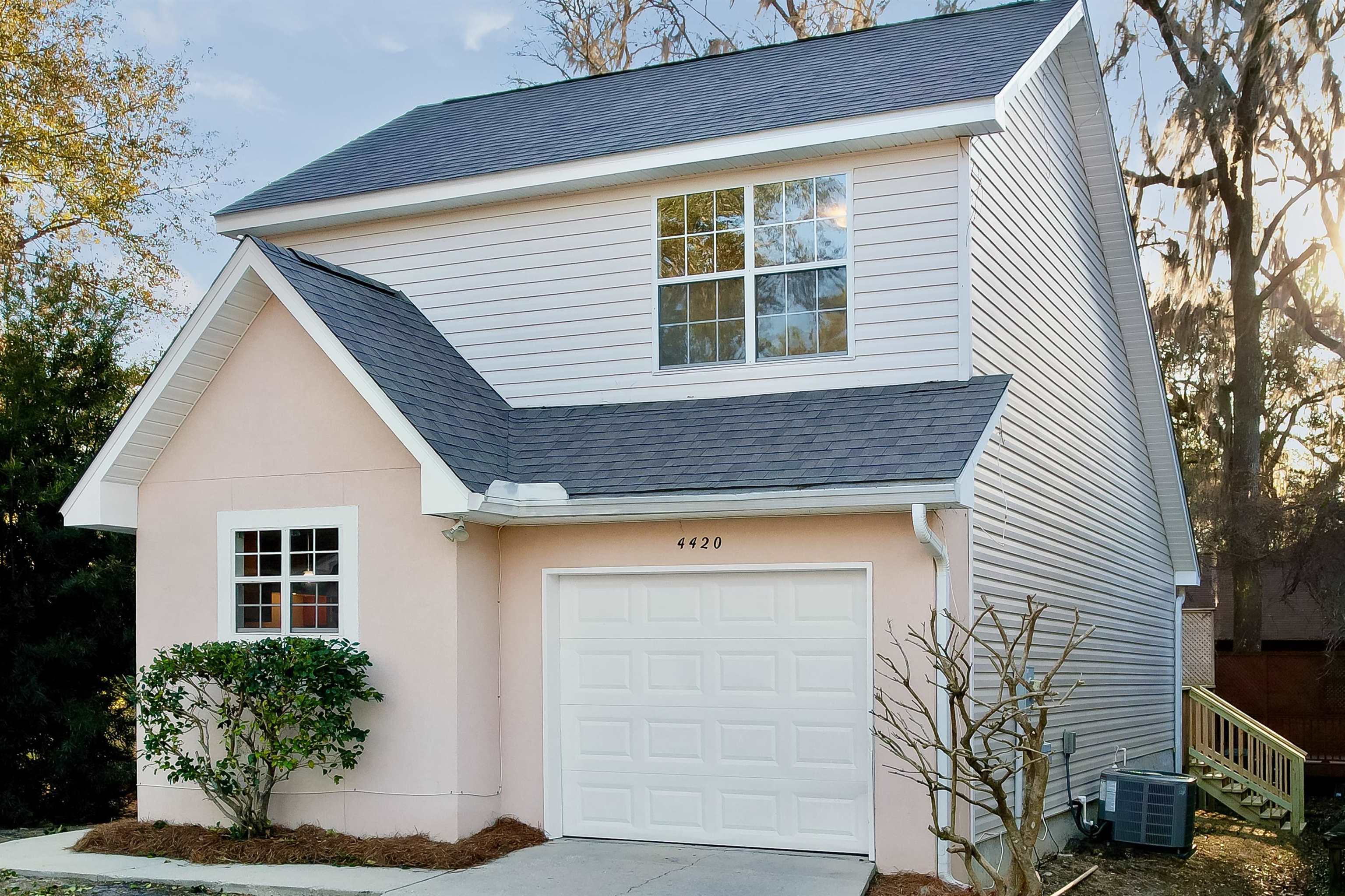 4420 SIESTA Court