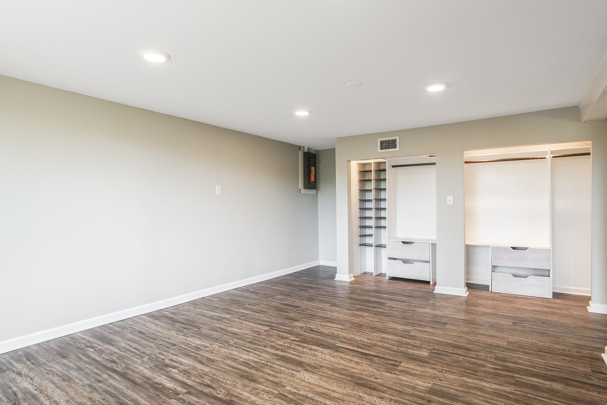 1700 S MERIDIAN Street