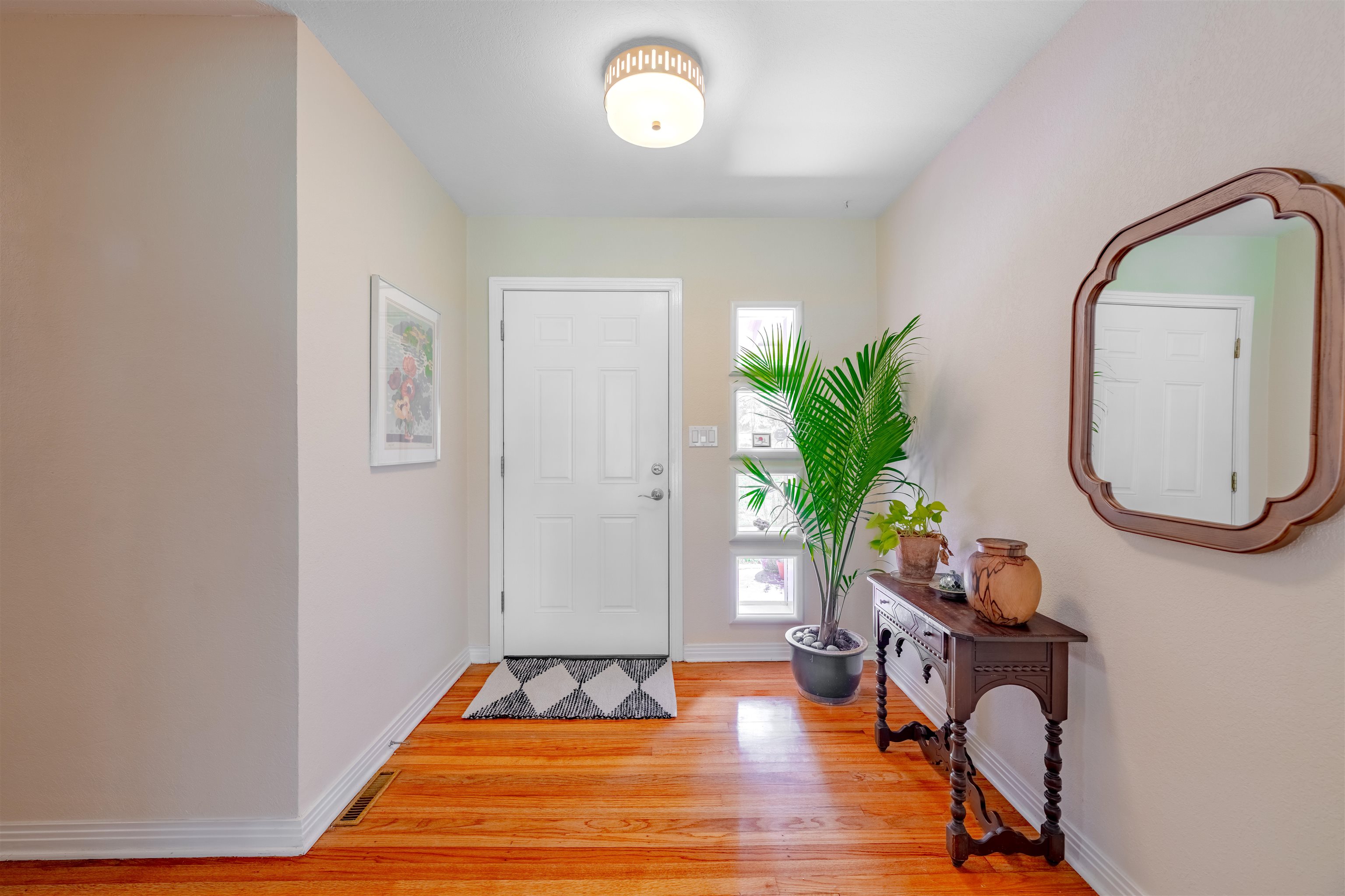 3164 LAKESHORE Drive