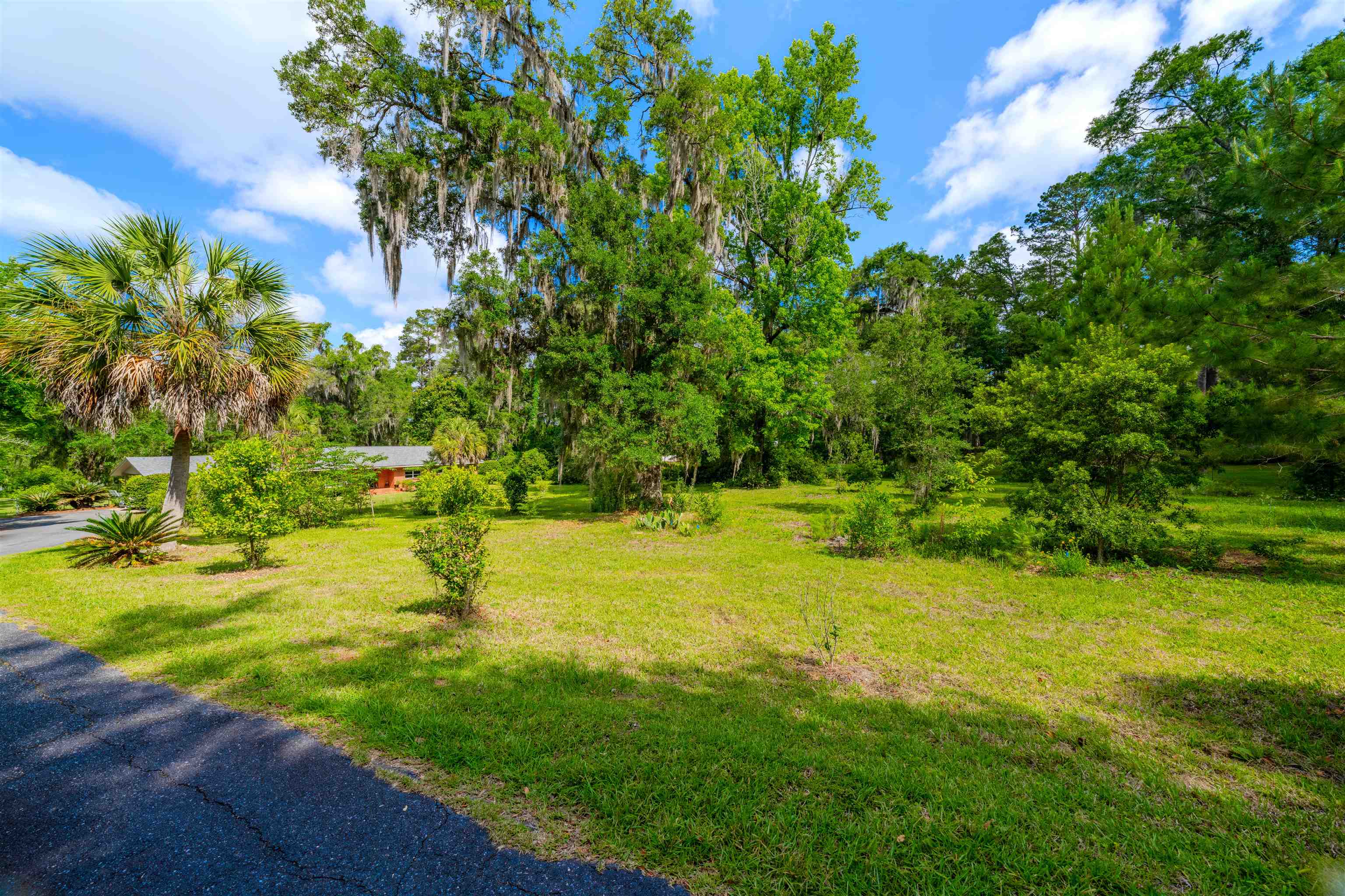3164 LAKESHORE Drive