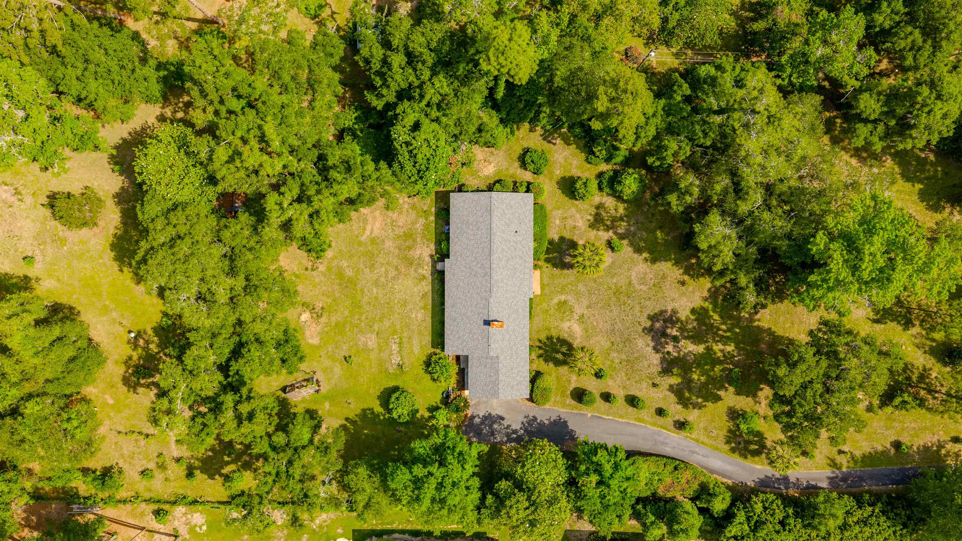3164 LAKESHORE Drive