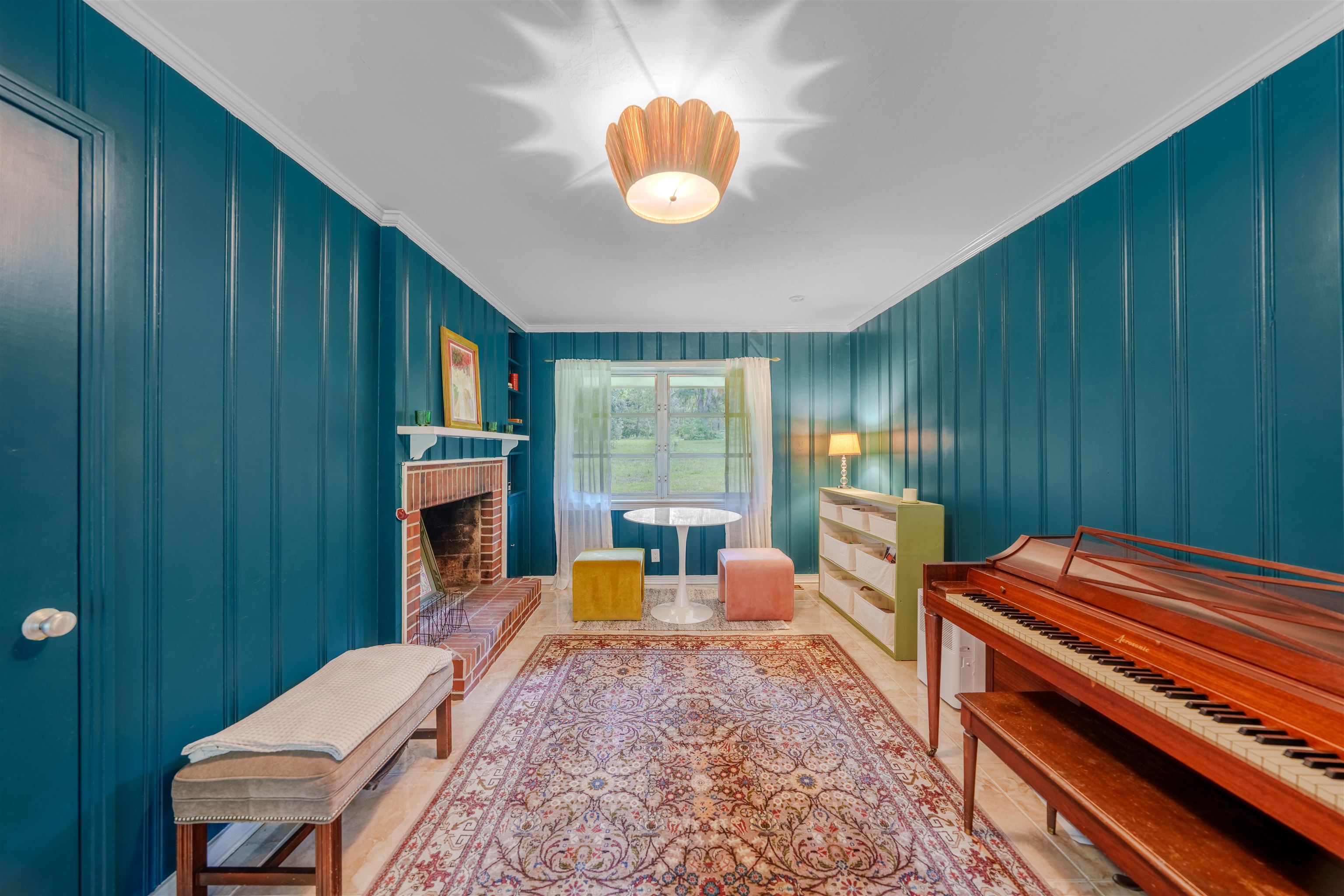 3164 LAKESHORE Drive