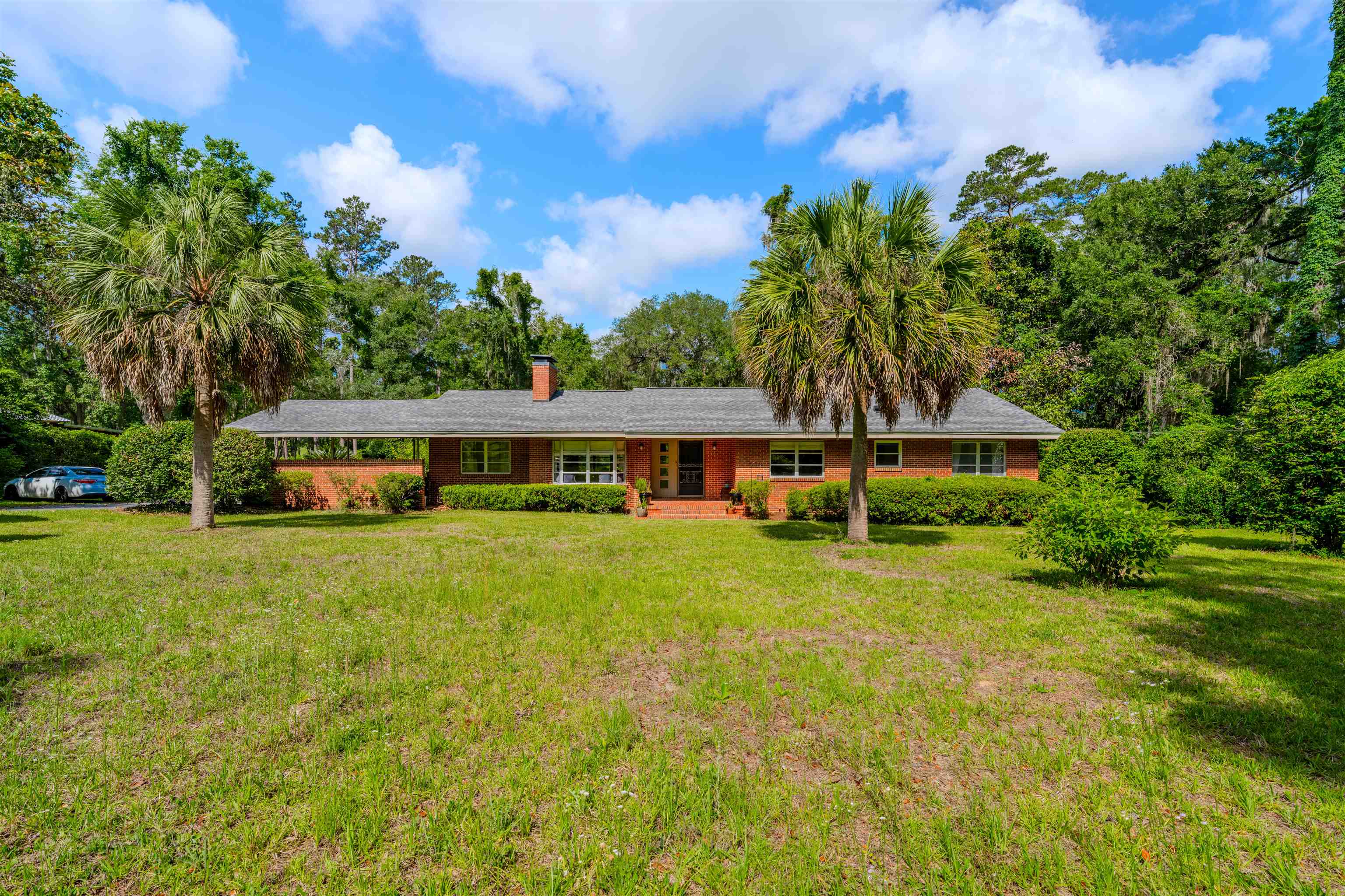 3164 LAKESHORE Drive