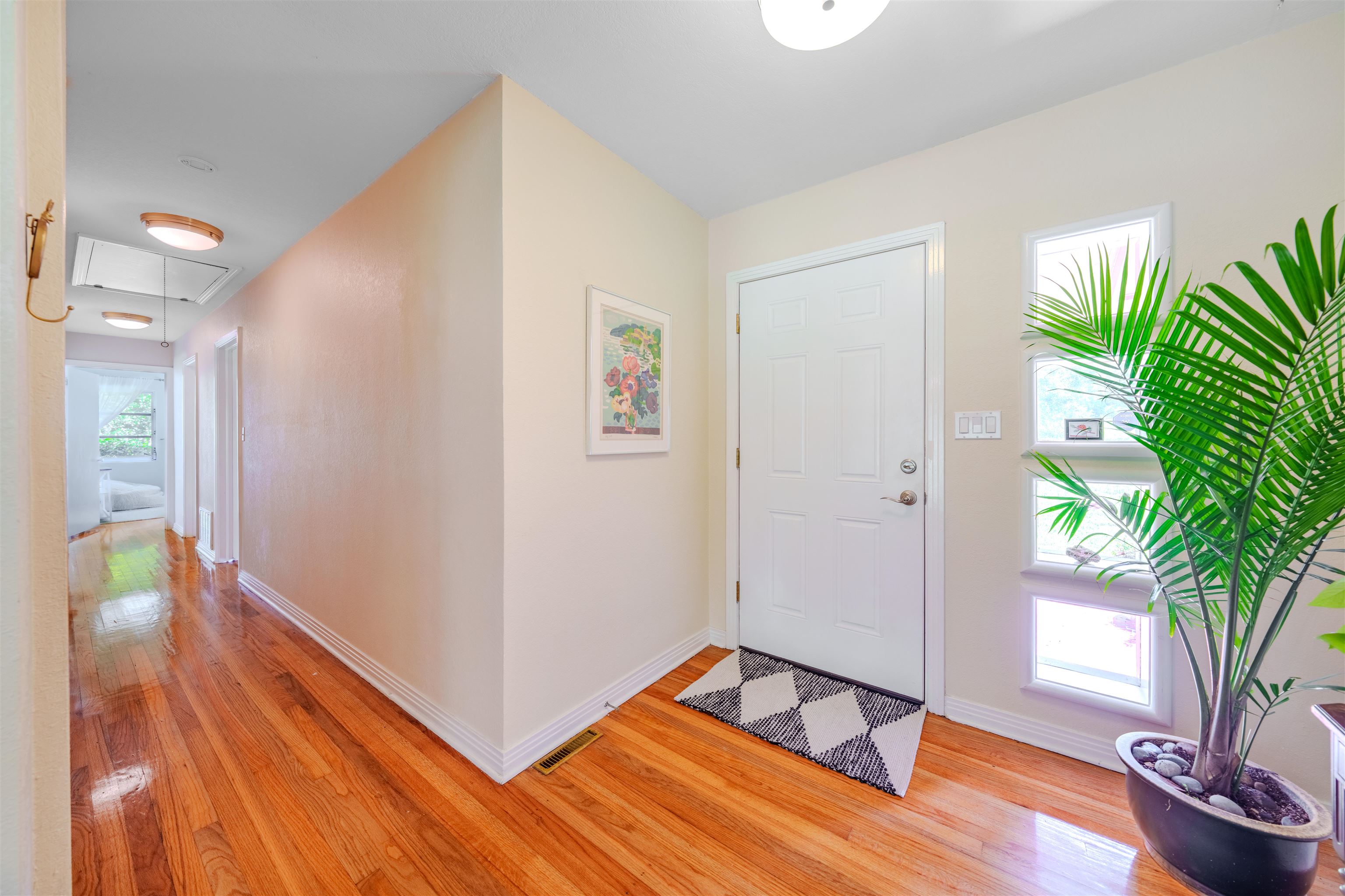 3164 LAKESHORE Drive