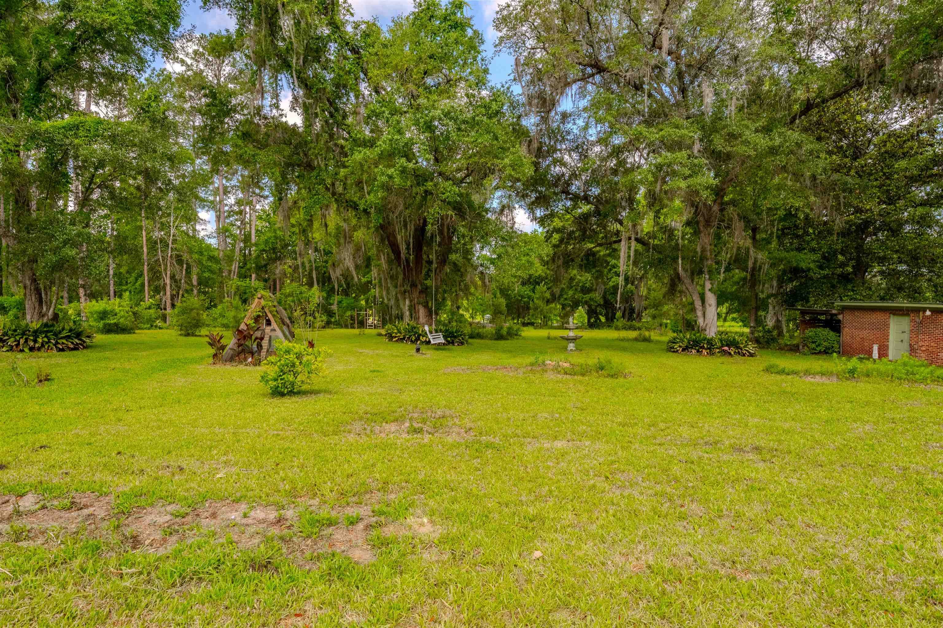 3164 LAKESHORE Drive