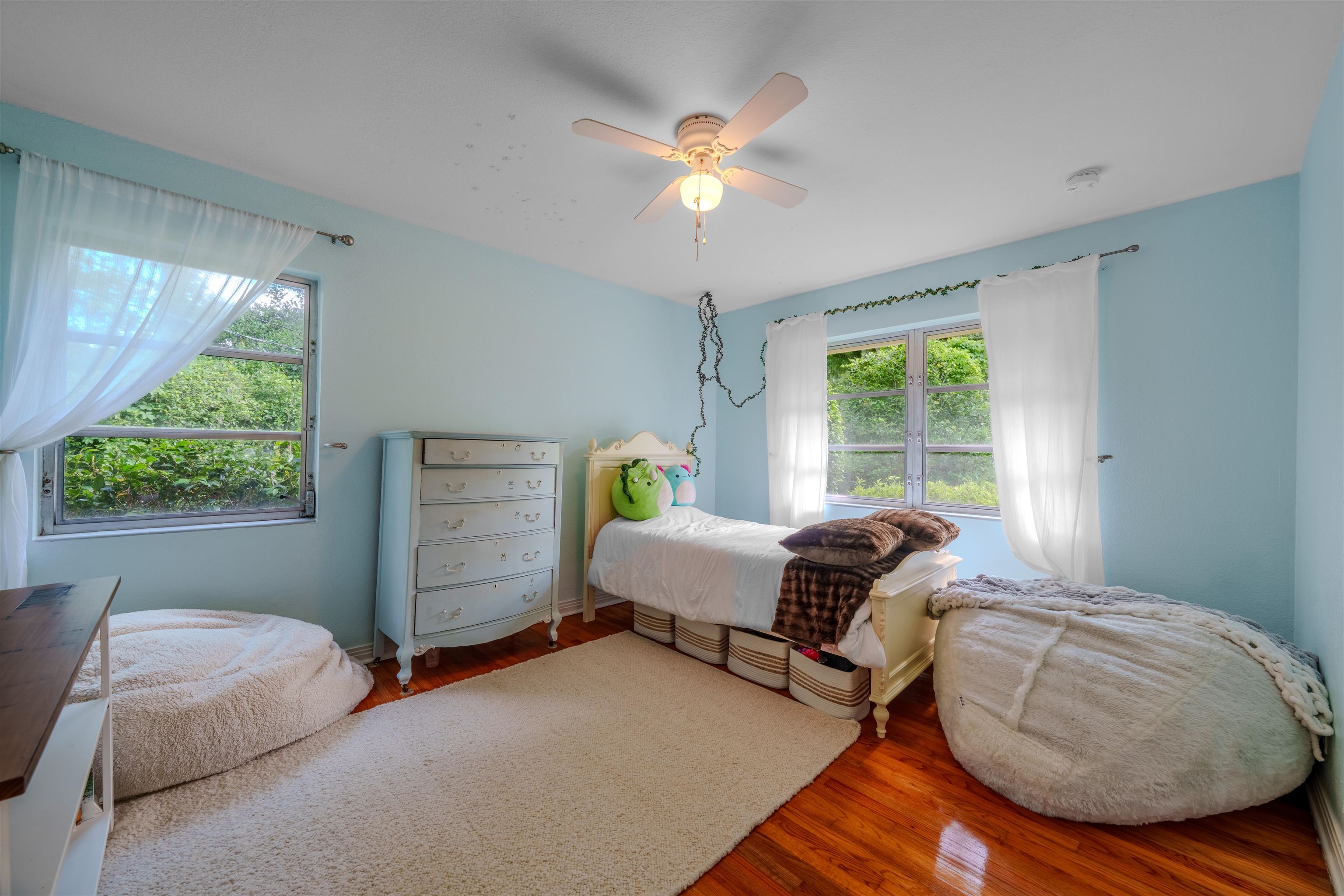 3164 LAKESHORE Drive