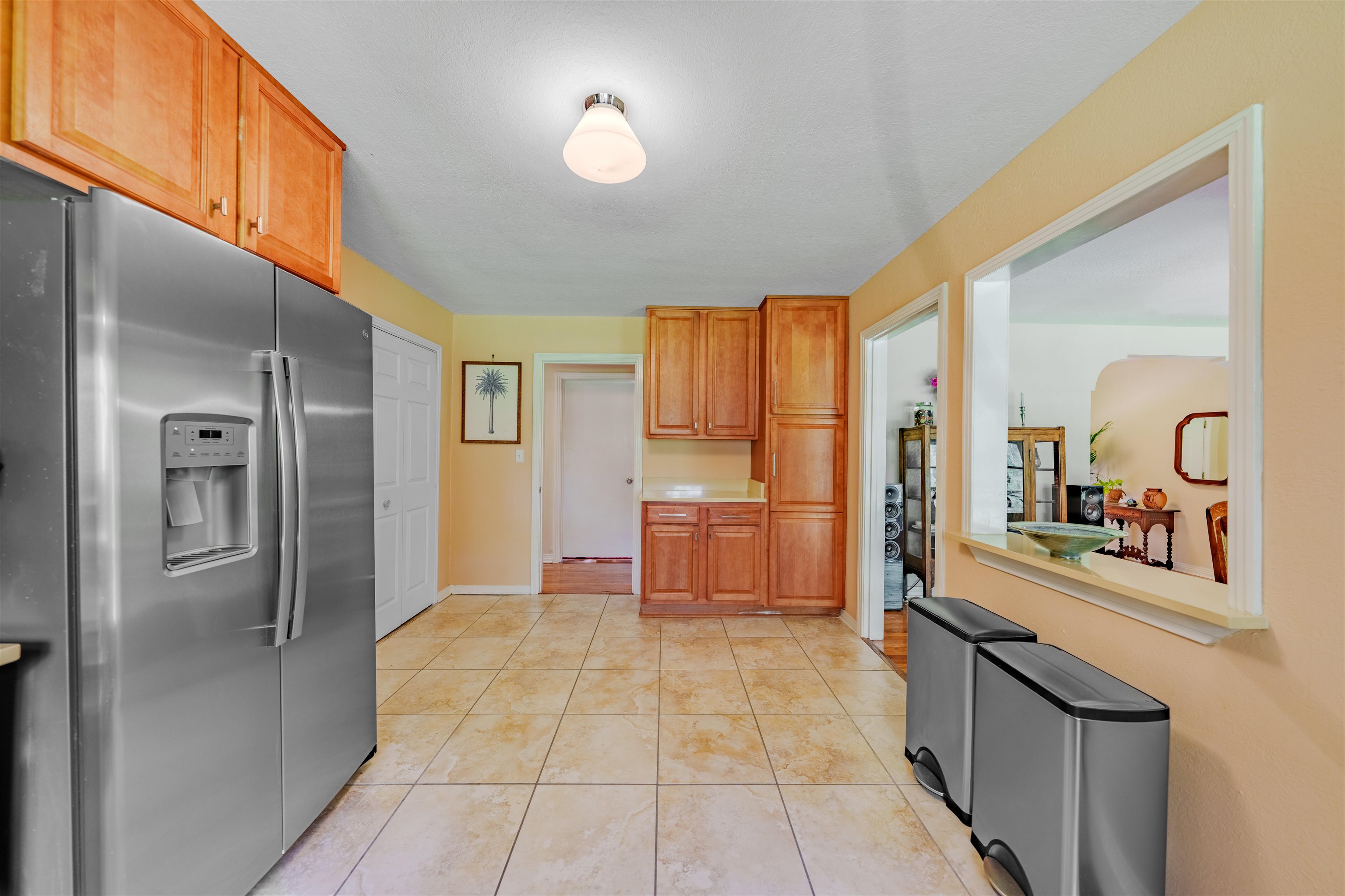 3164 LAKESHORE Drive