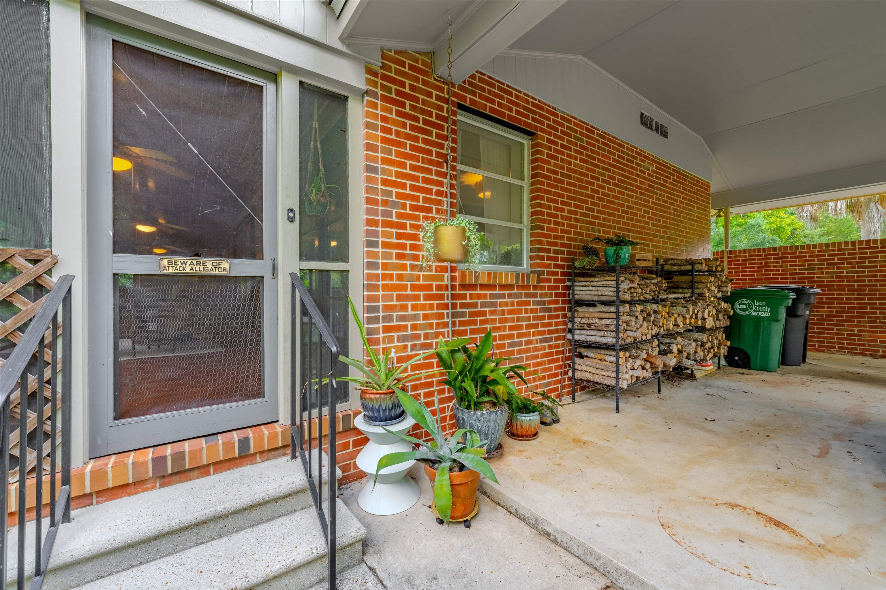 3164 LAKESHORE Drive