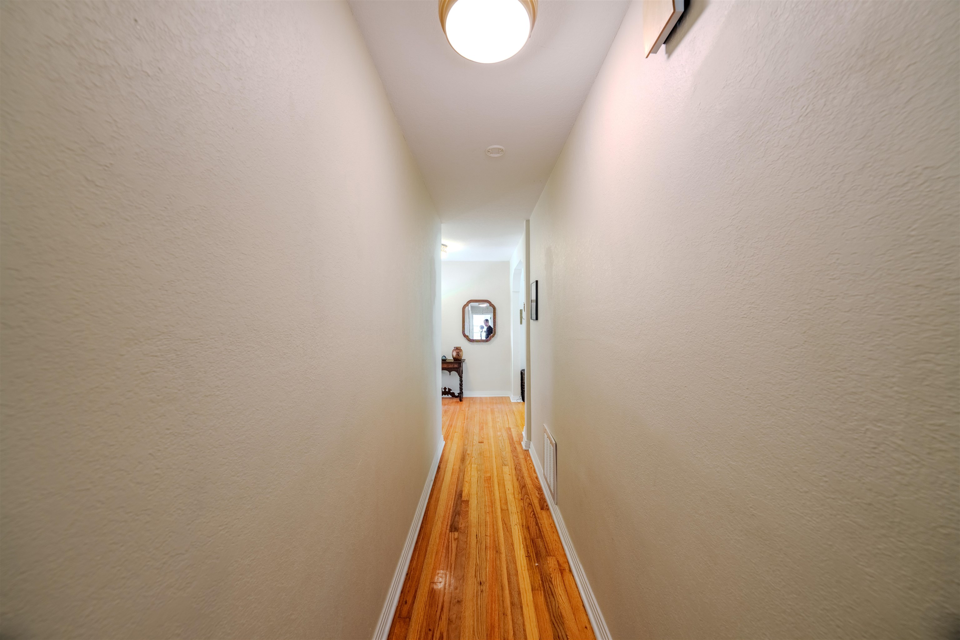 3164 LAKESHORE Drive